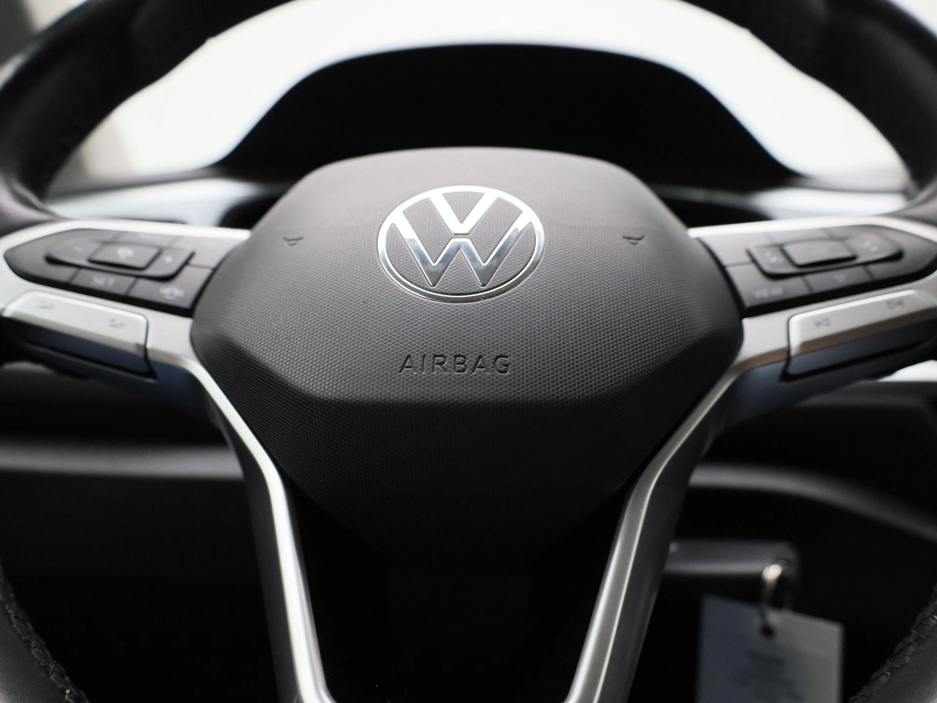 Volkswagen-T-Roc-image-27