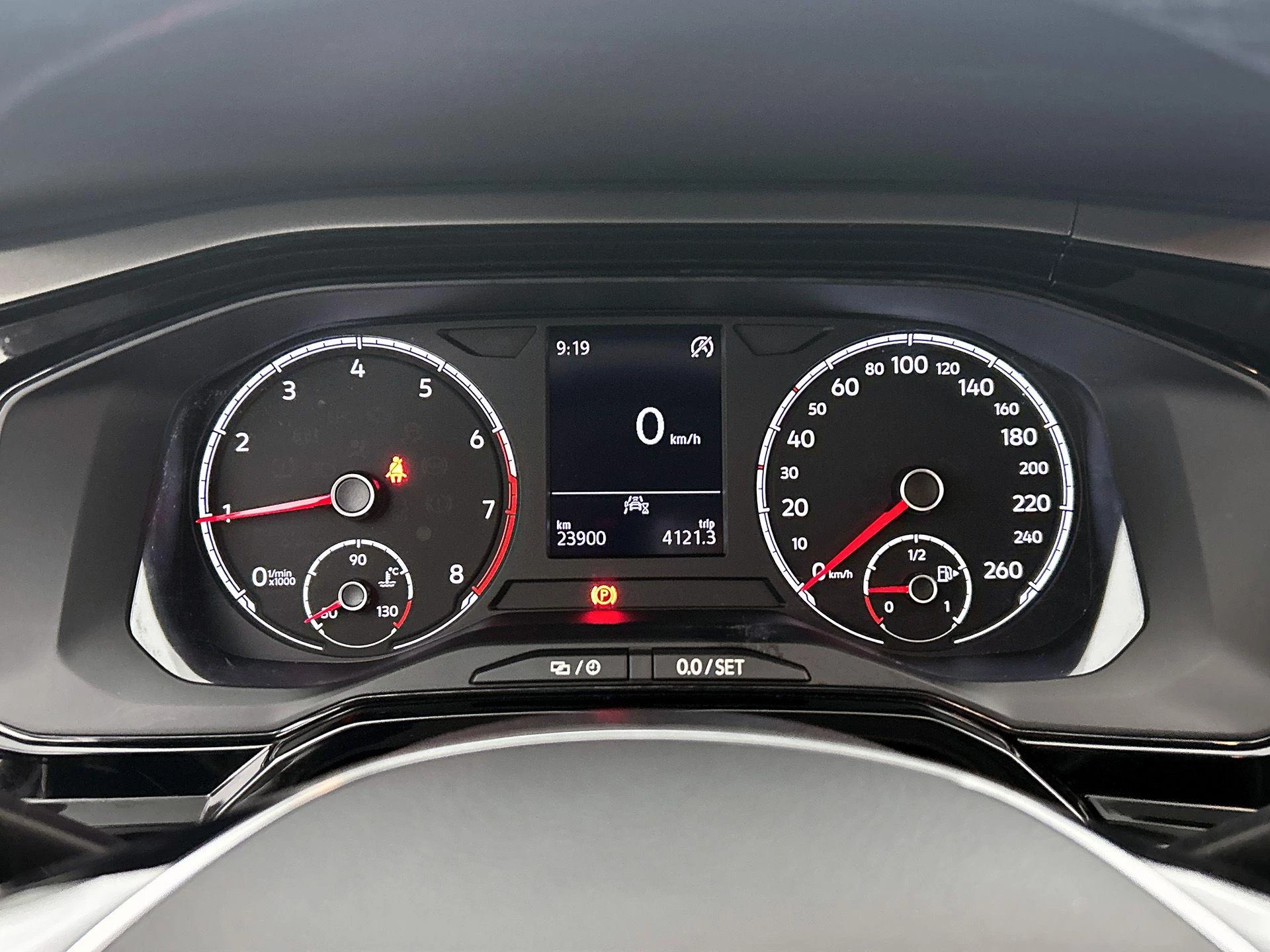 Volkswagen-Polo-image-8