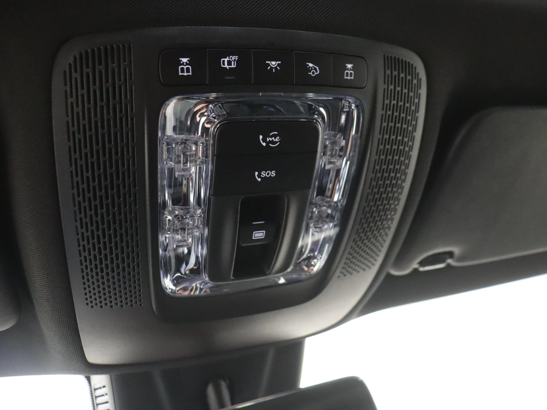 Mercedes-Benz-GLB-image-22