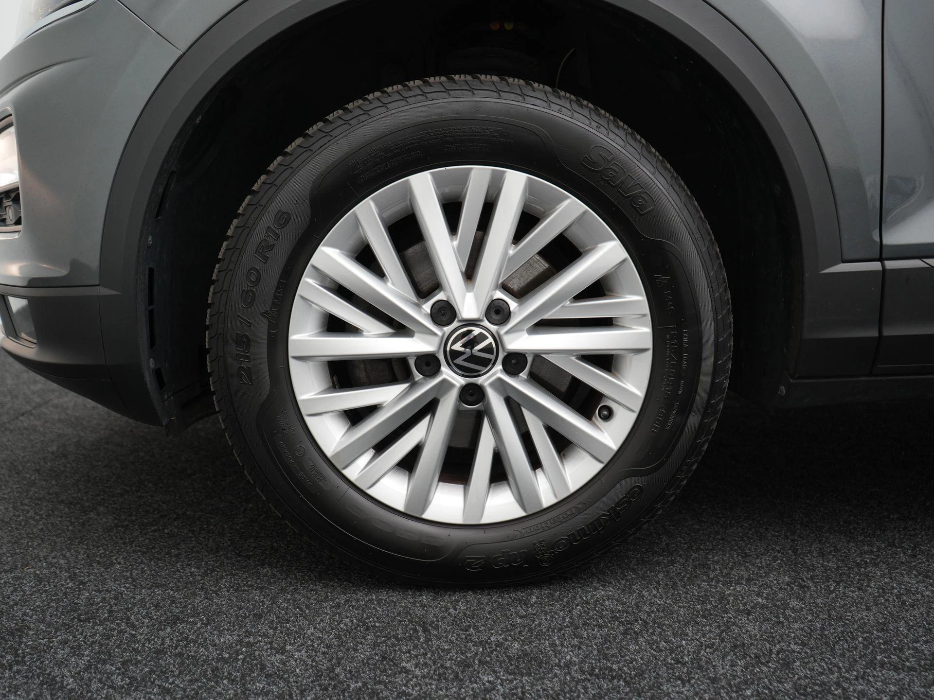 Volkswagen-T-Roc-image-30