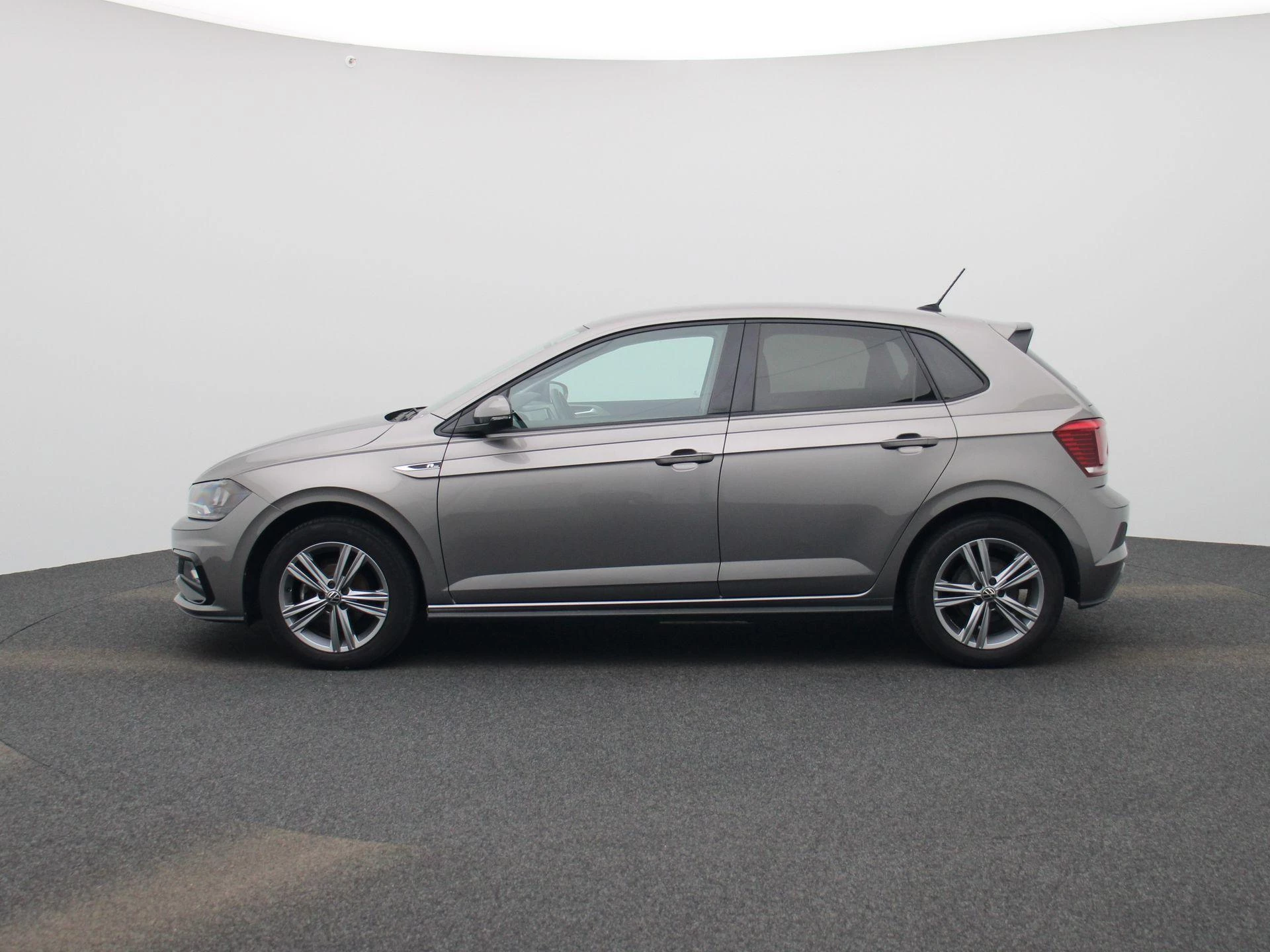 Volkswagen-Polo-image-3