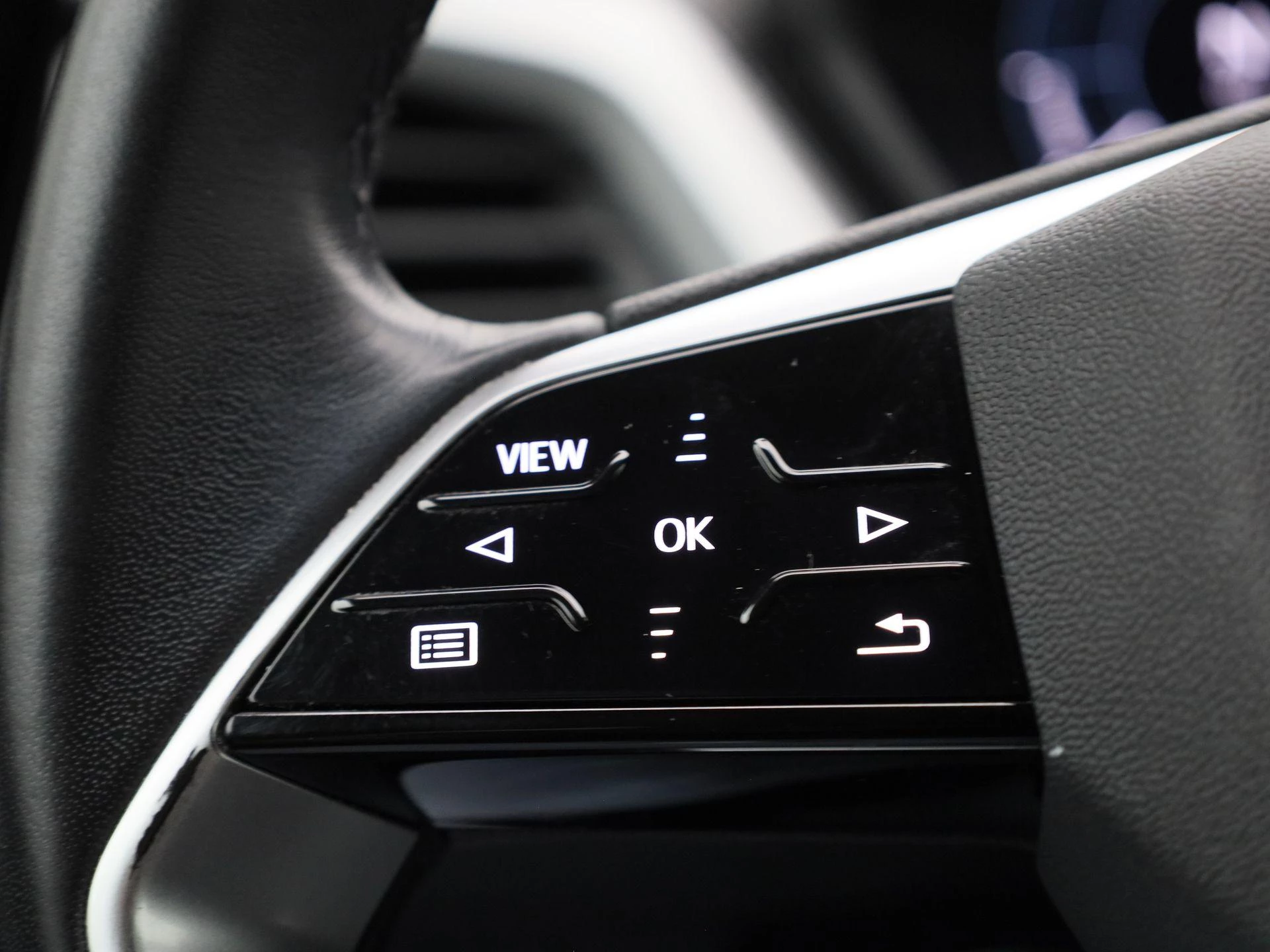Audi-Q4 Sportback e-tron-image-17