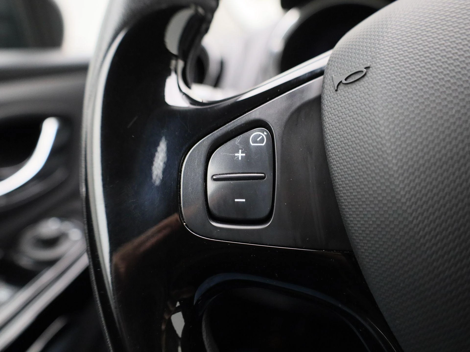 Renault-Clio-image-16