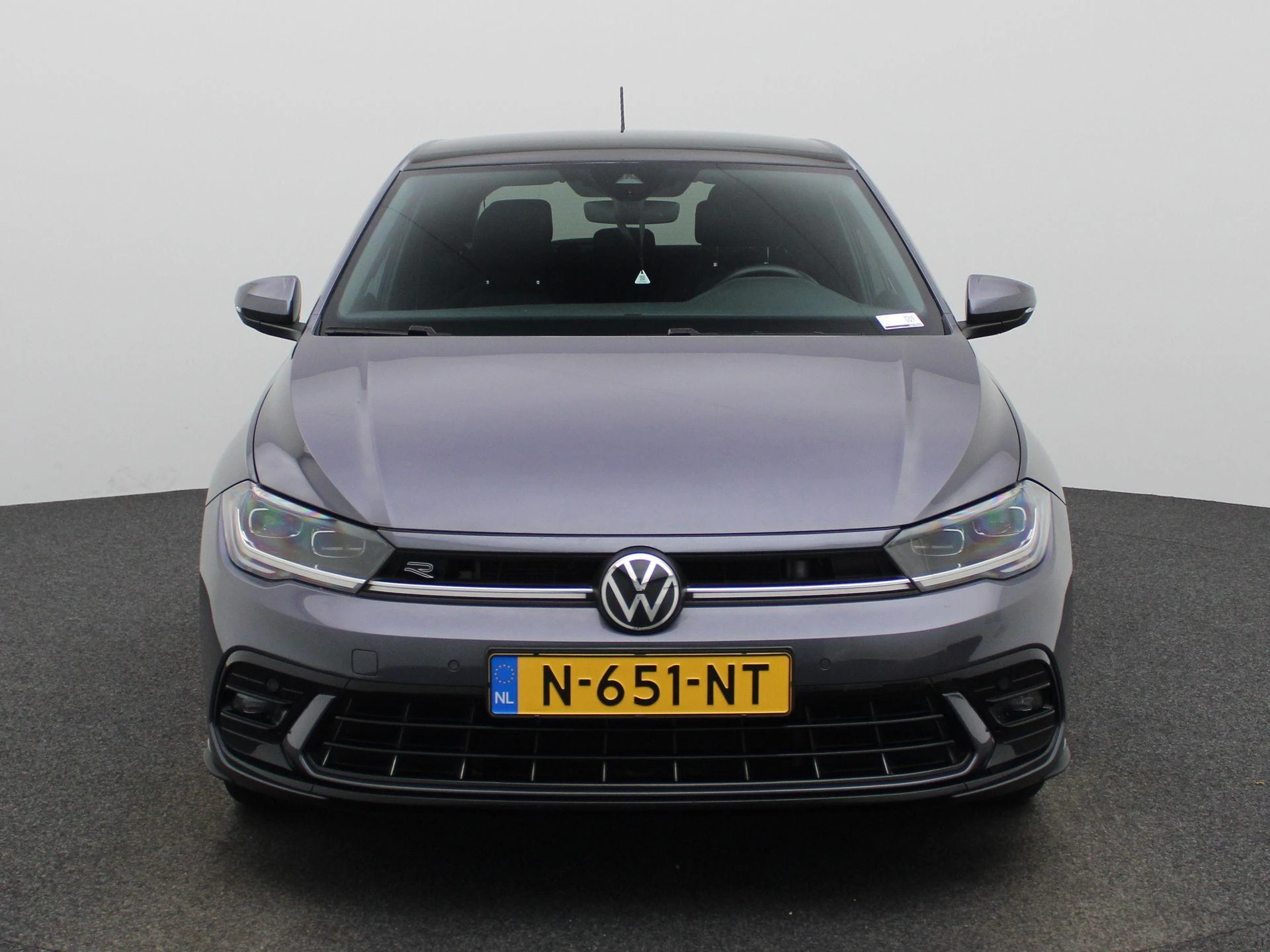 Volkswagen-Polo-image-2