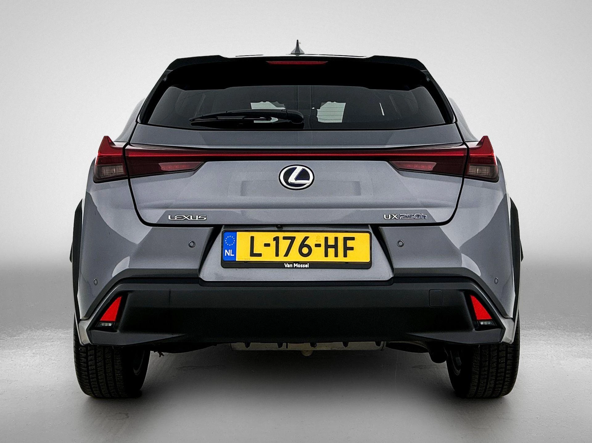 Lexus-UX-image-2