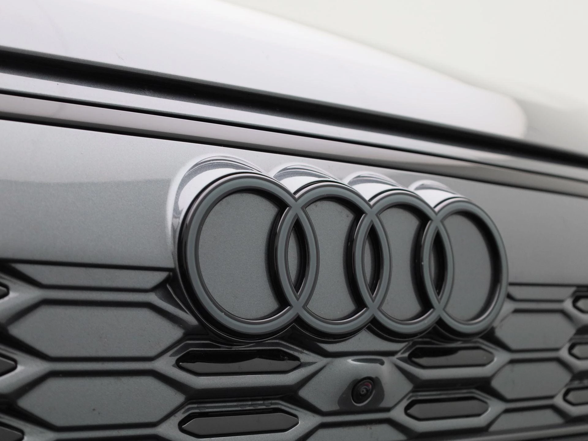 Audi SQ6 e-tron quattro 100 kWh