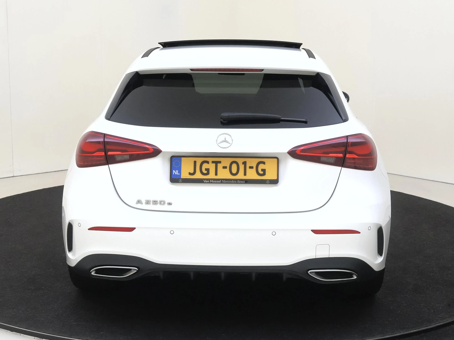 Mercedes-Benz-A-Klasse-image-6