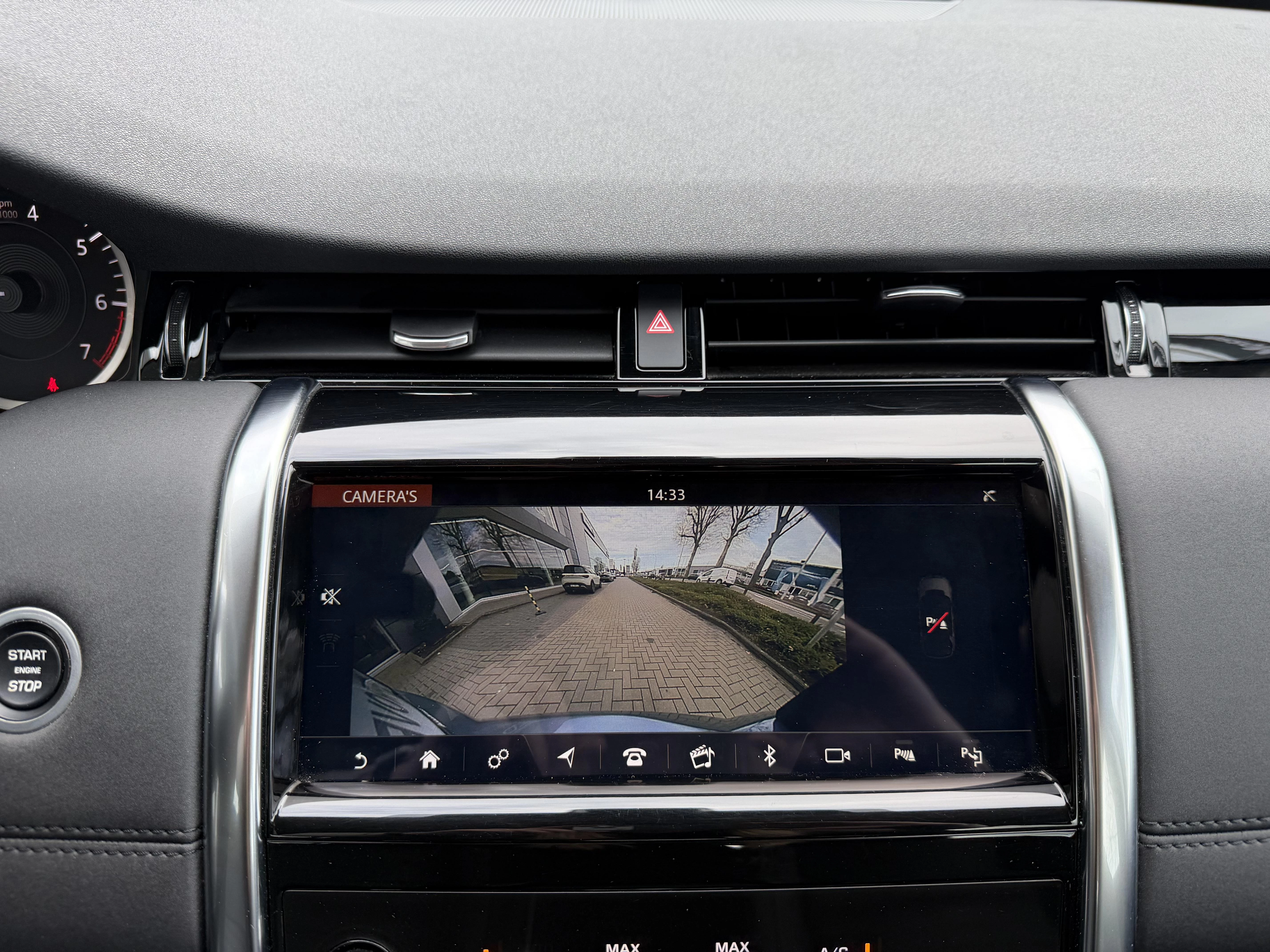 Land Rover-Discovery Sport-image-16