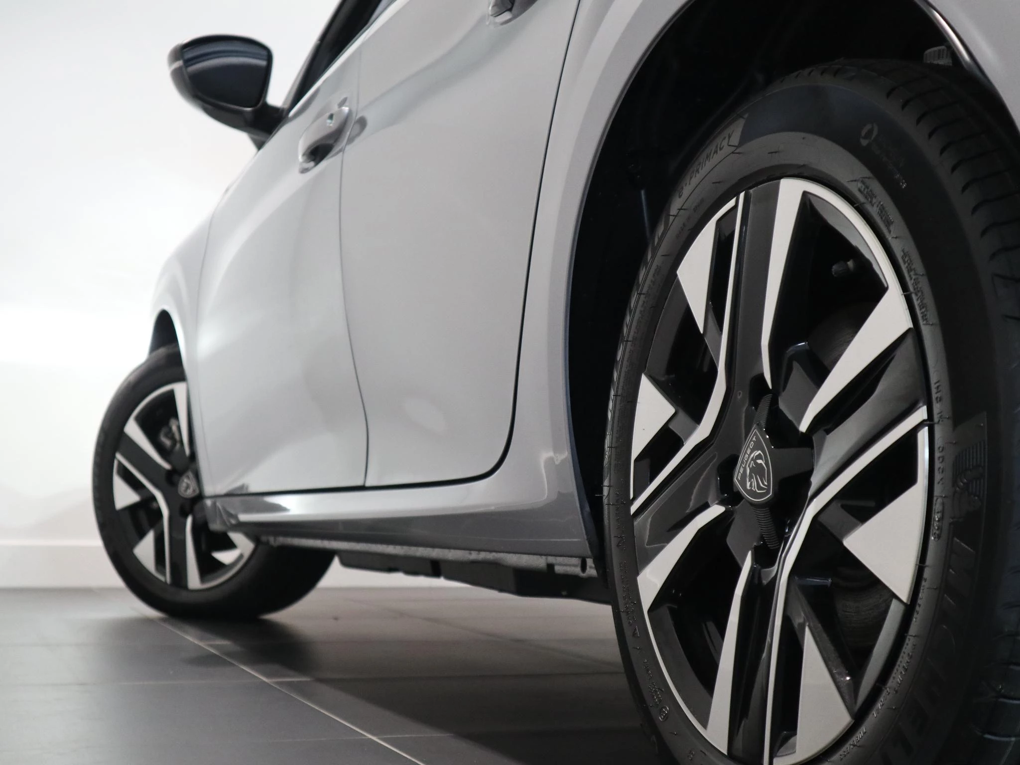 Peugeot-e-208-image-22