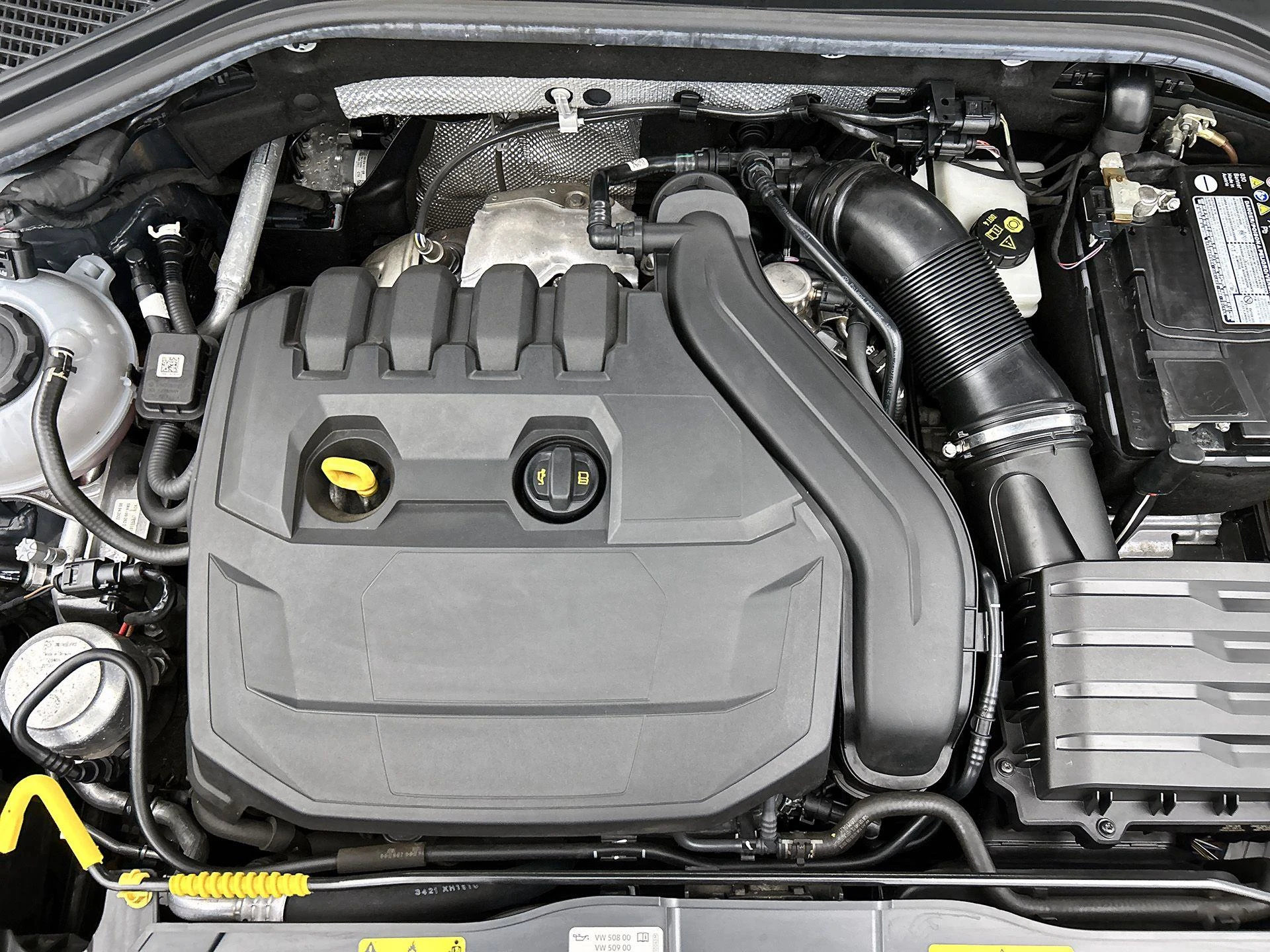 Volkswagen-T-Roc-image-28