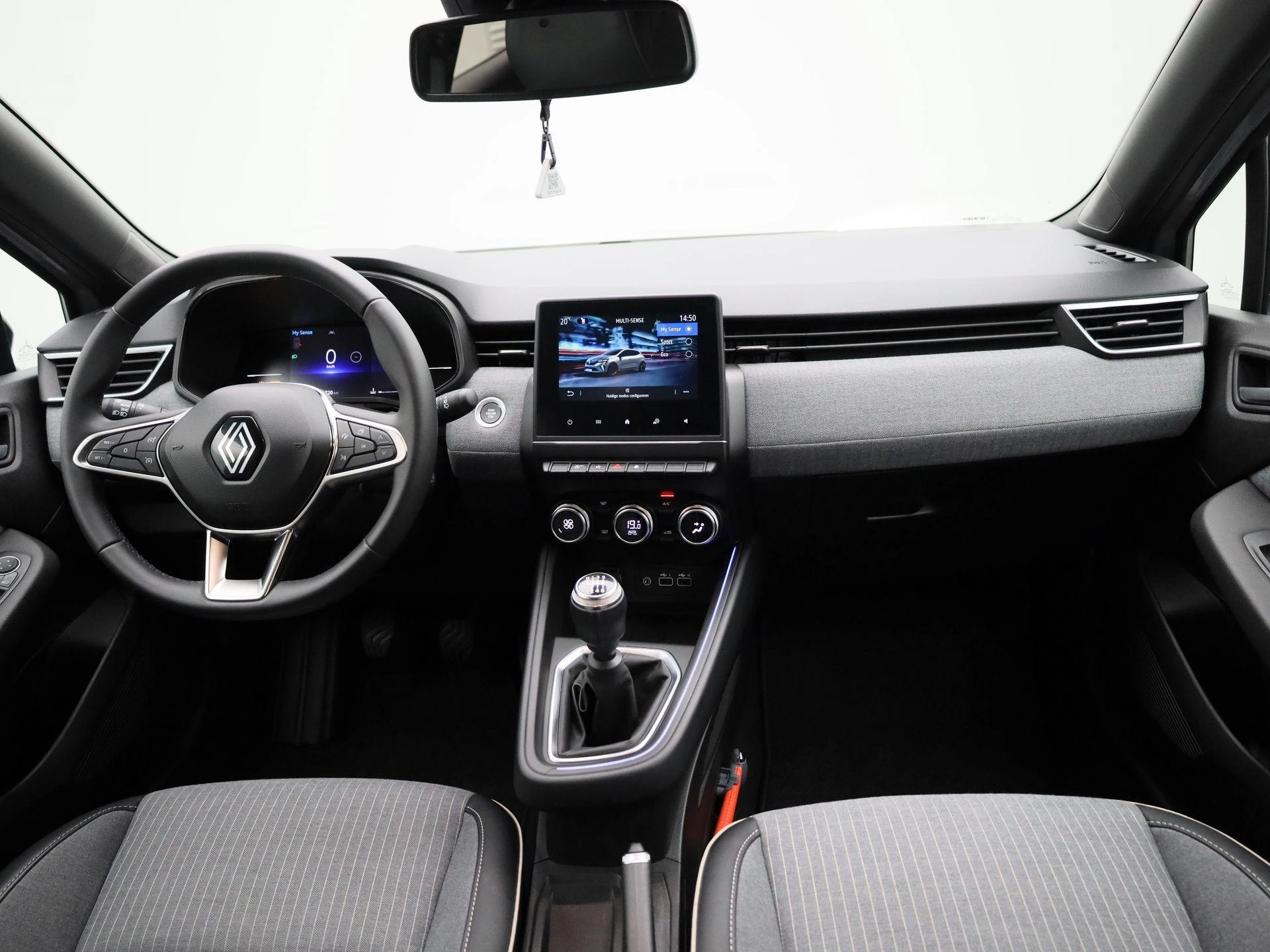 Renault-Clio-image-33