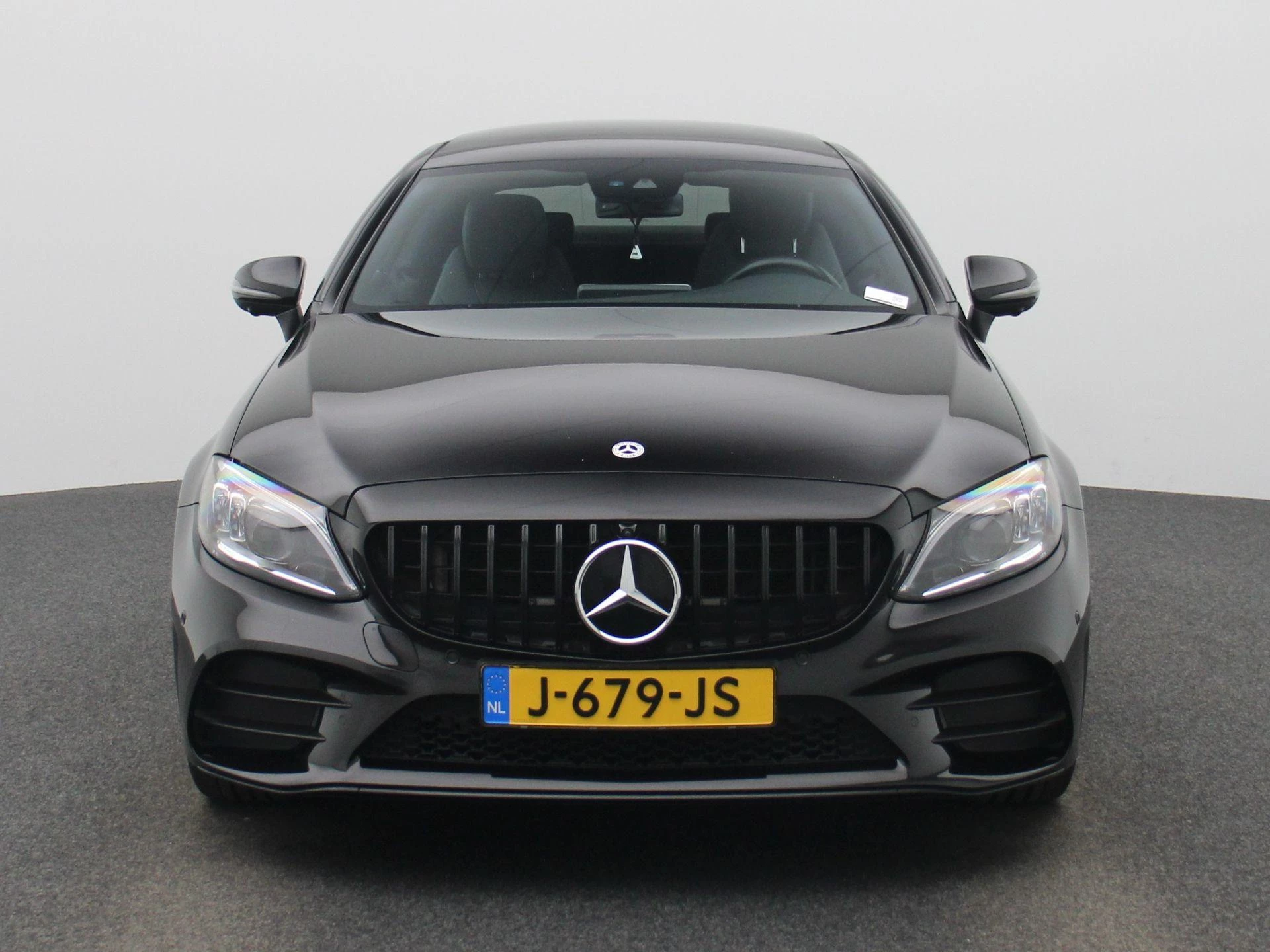 Mercedes-Benz-C-Klasse-image-2