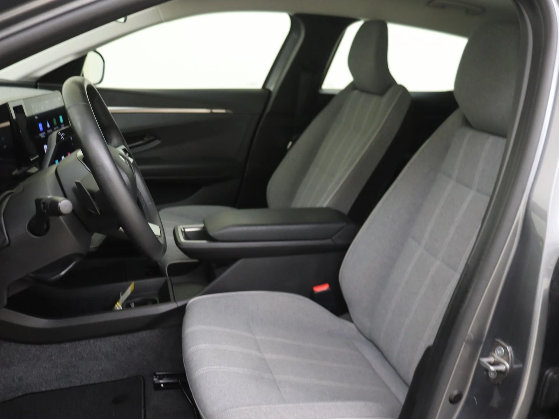 Renault-Megane E-Tech-image-14
