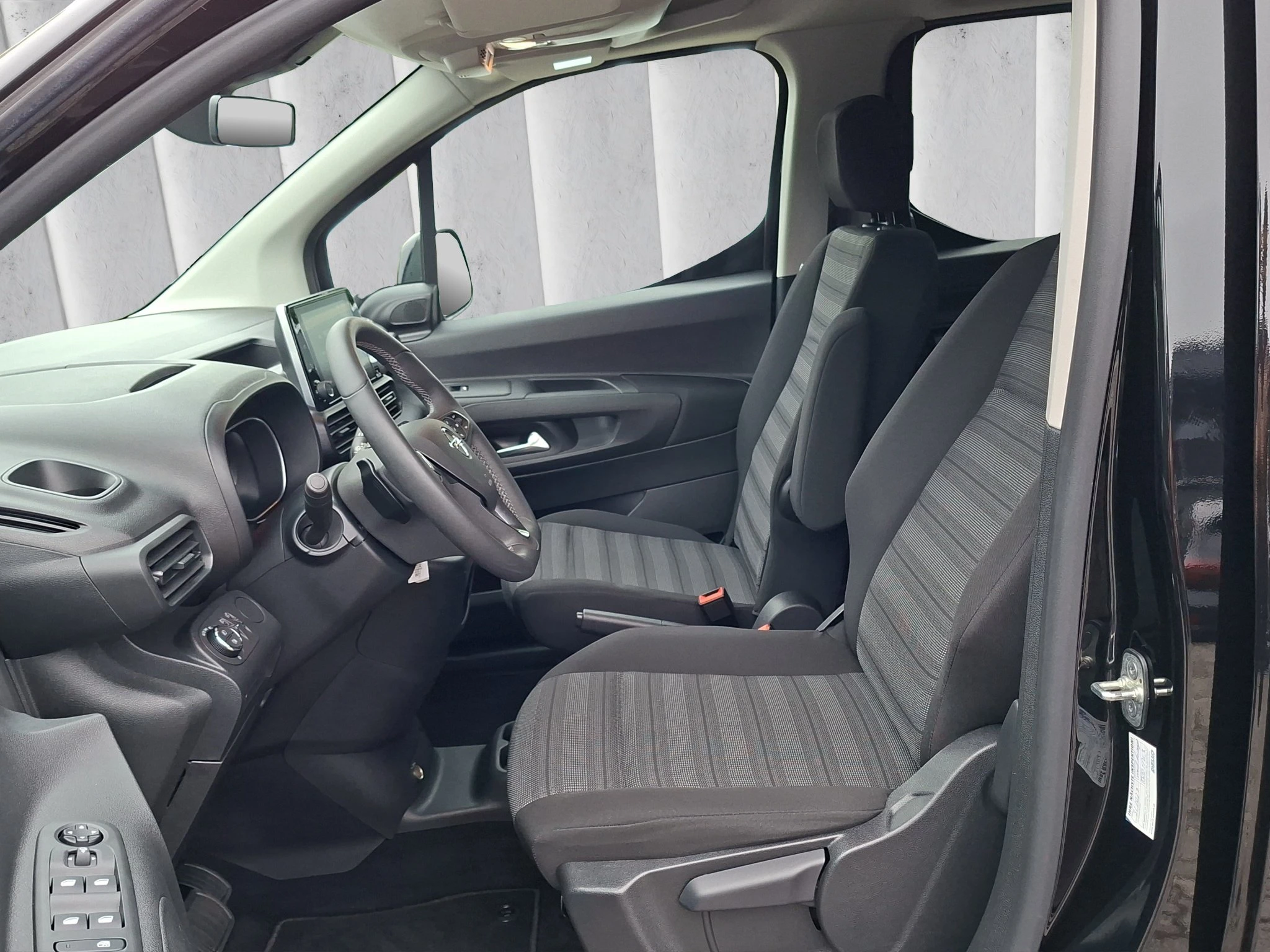 Opel-Combo-e Life-image-9