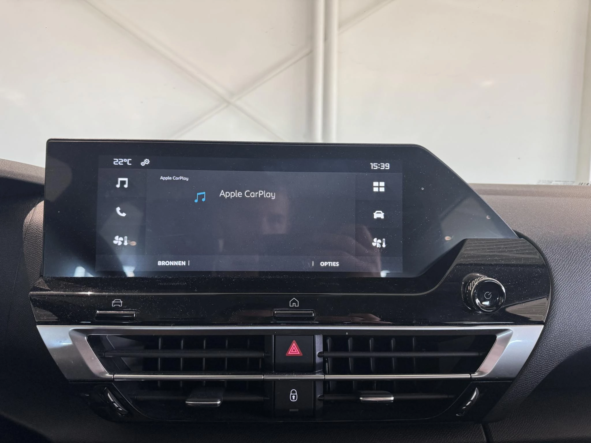 Citroën-ë-C4 X-image-22