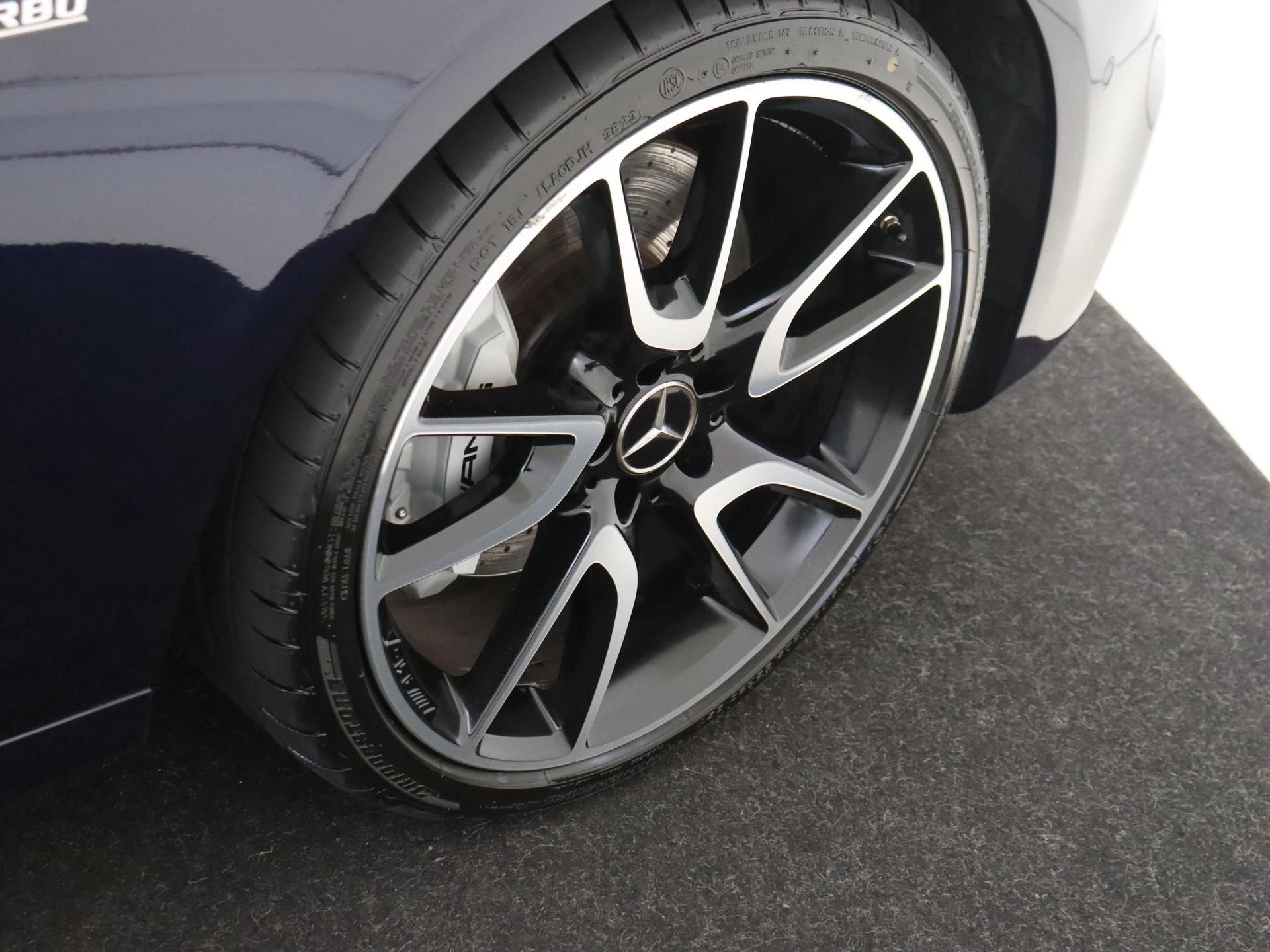 Mercedes-Benz-E-Klasse-image-13