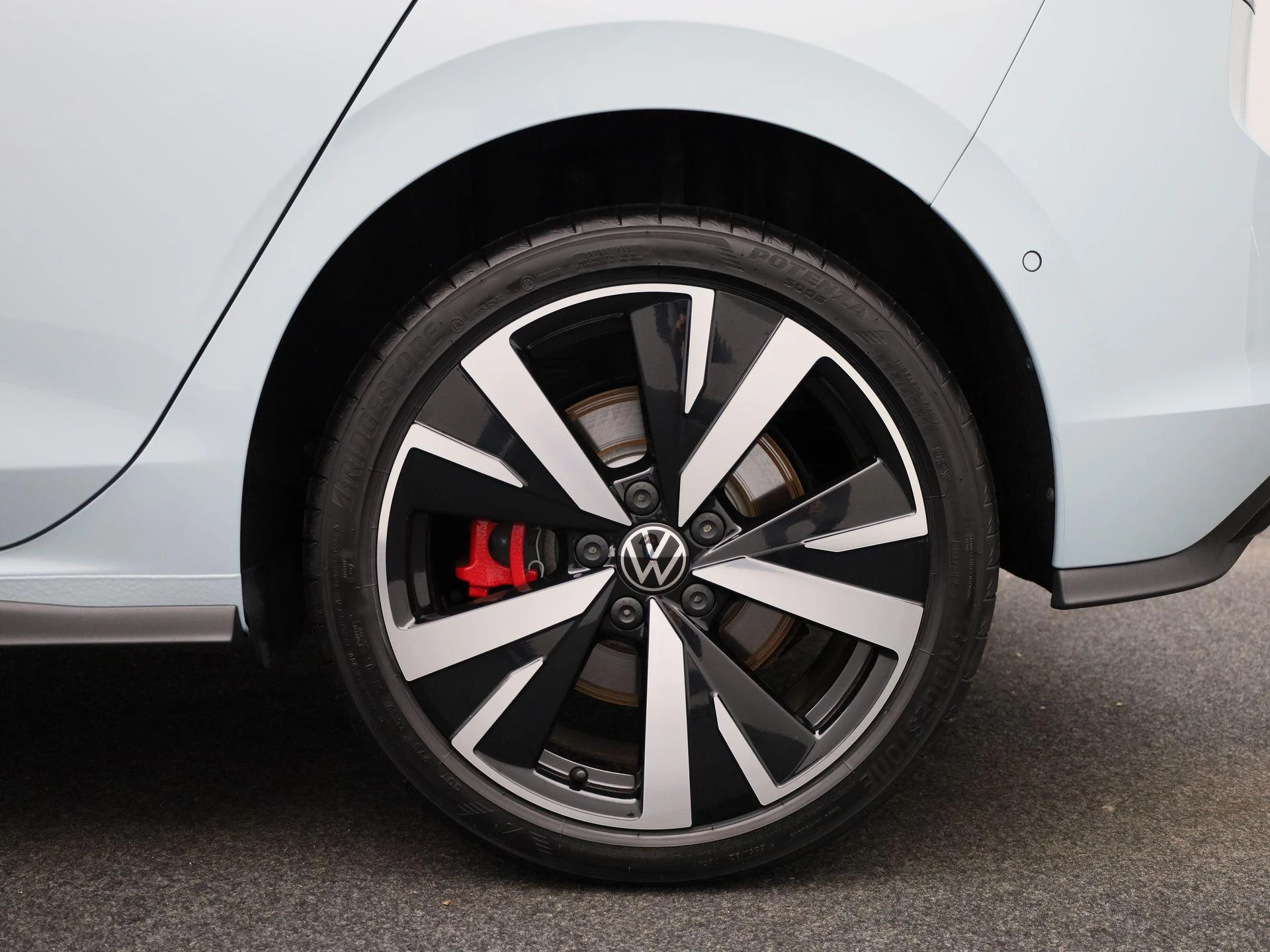 Volkswagen-Golf-image-12