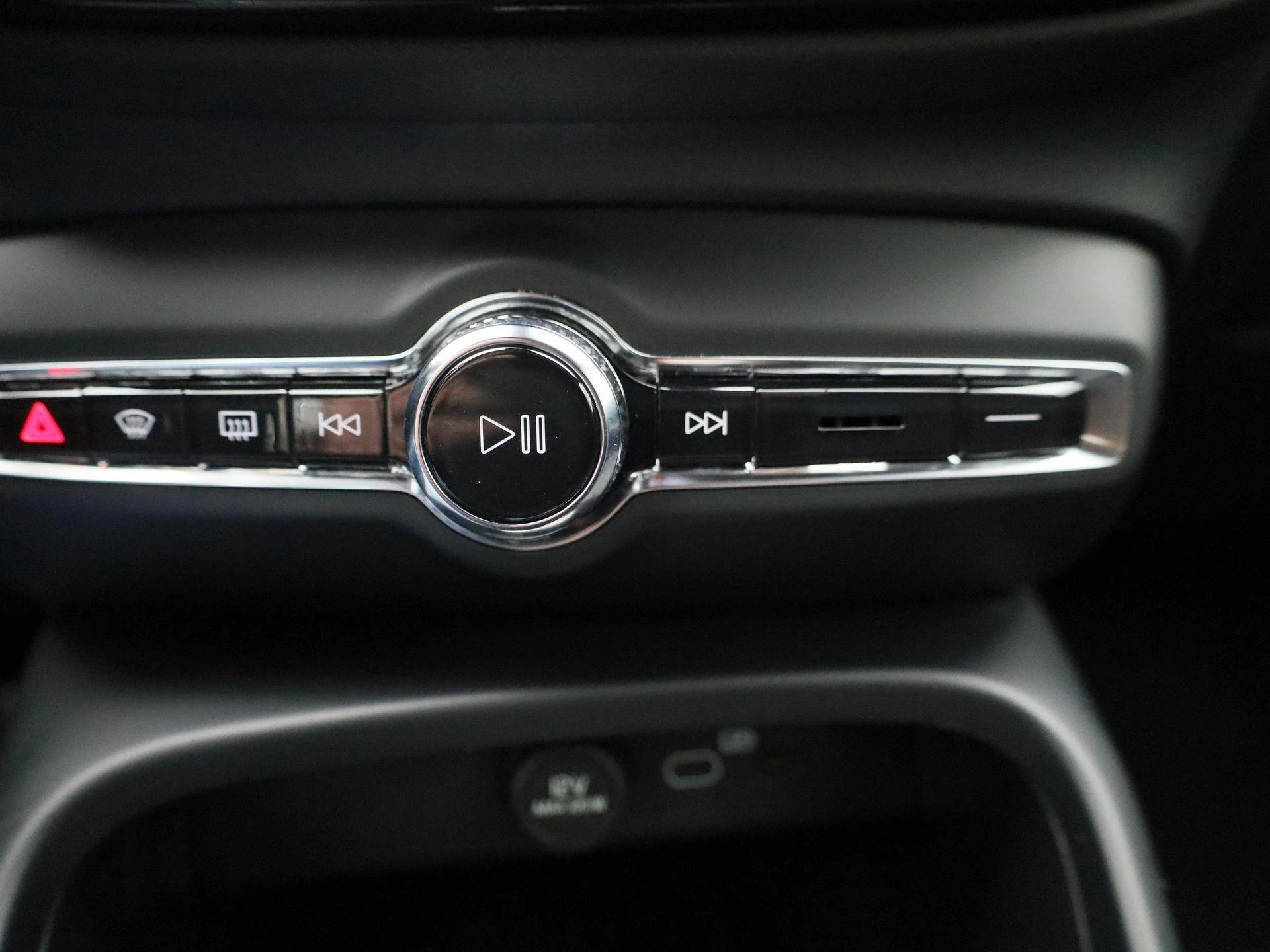 Volvo-XC40-image-20