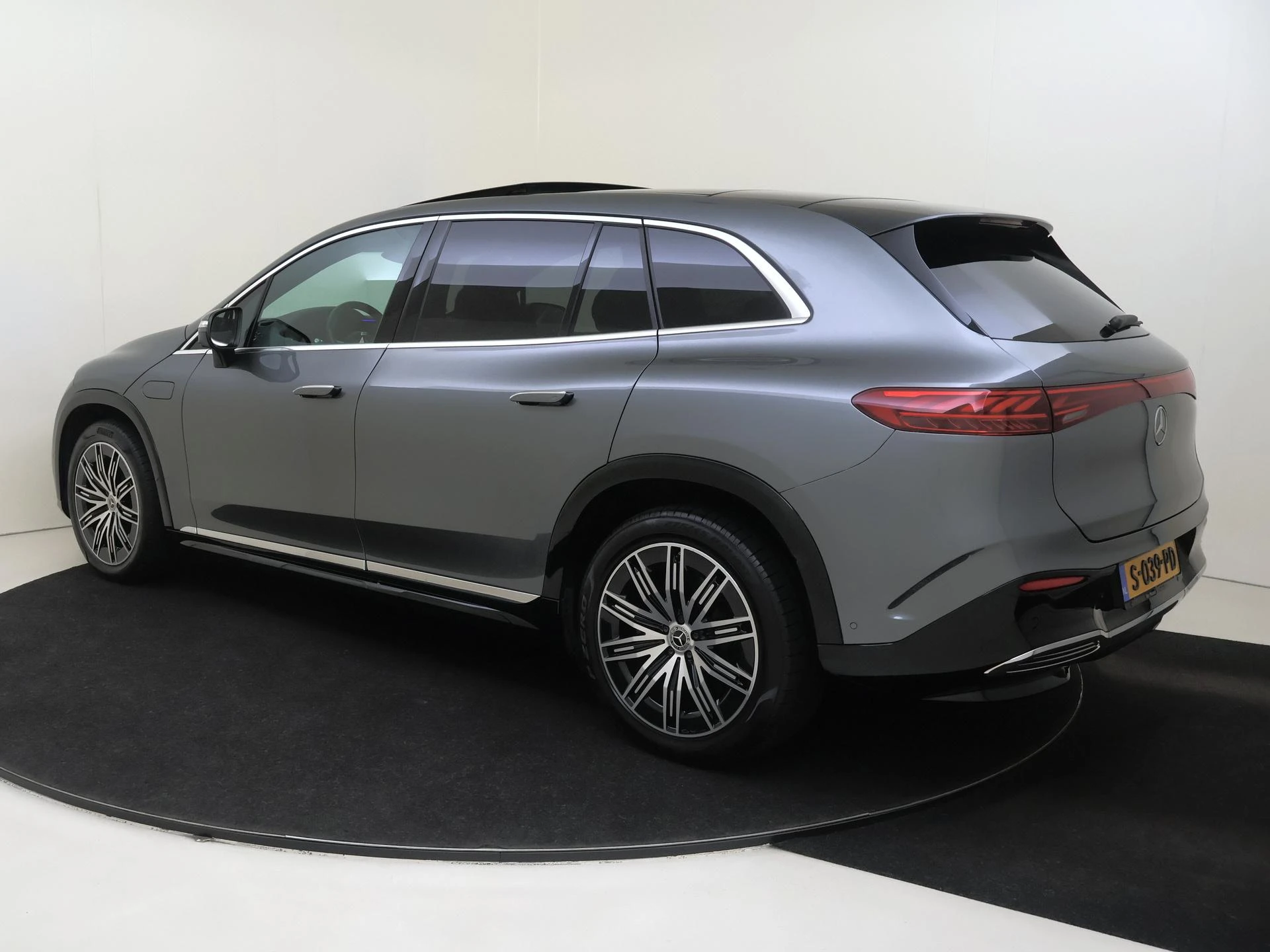 Mercedes-Benz EQS SUV 450+ AMG Line 7p 108 kWh