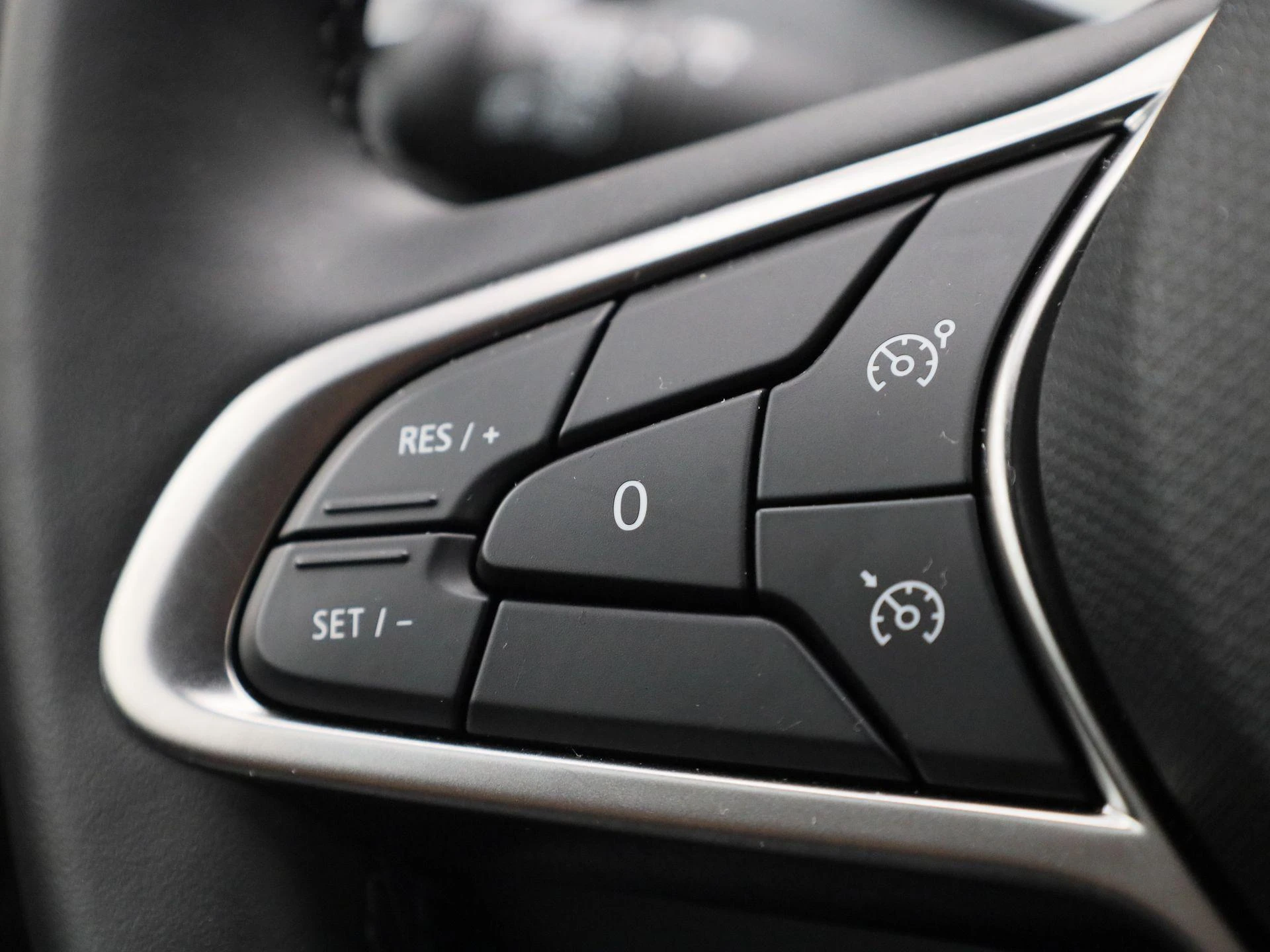 Renault-Clio-image-16