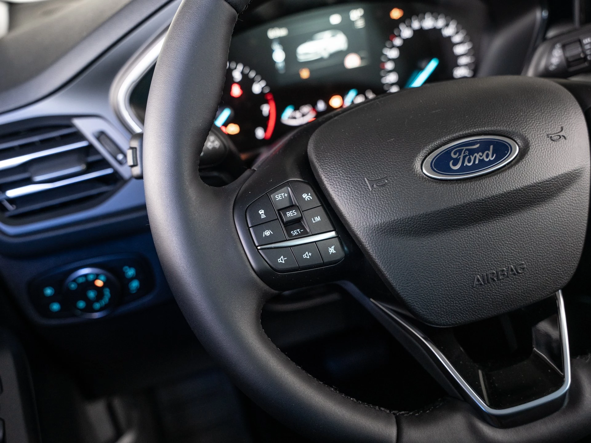 Ford Focus Titanium Edition Limousine Automatik *HEZ Aktion*