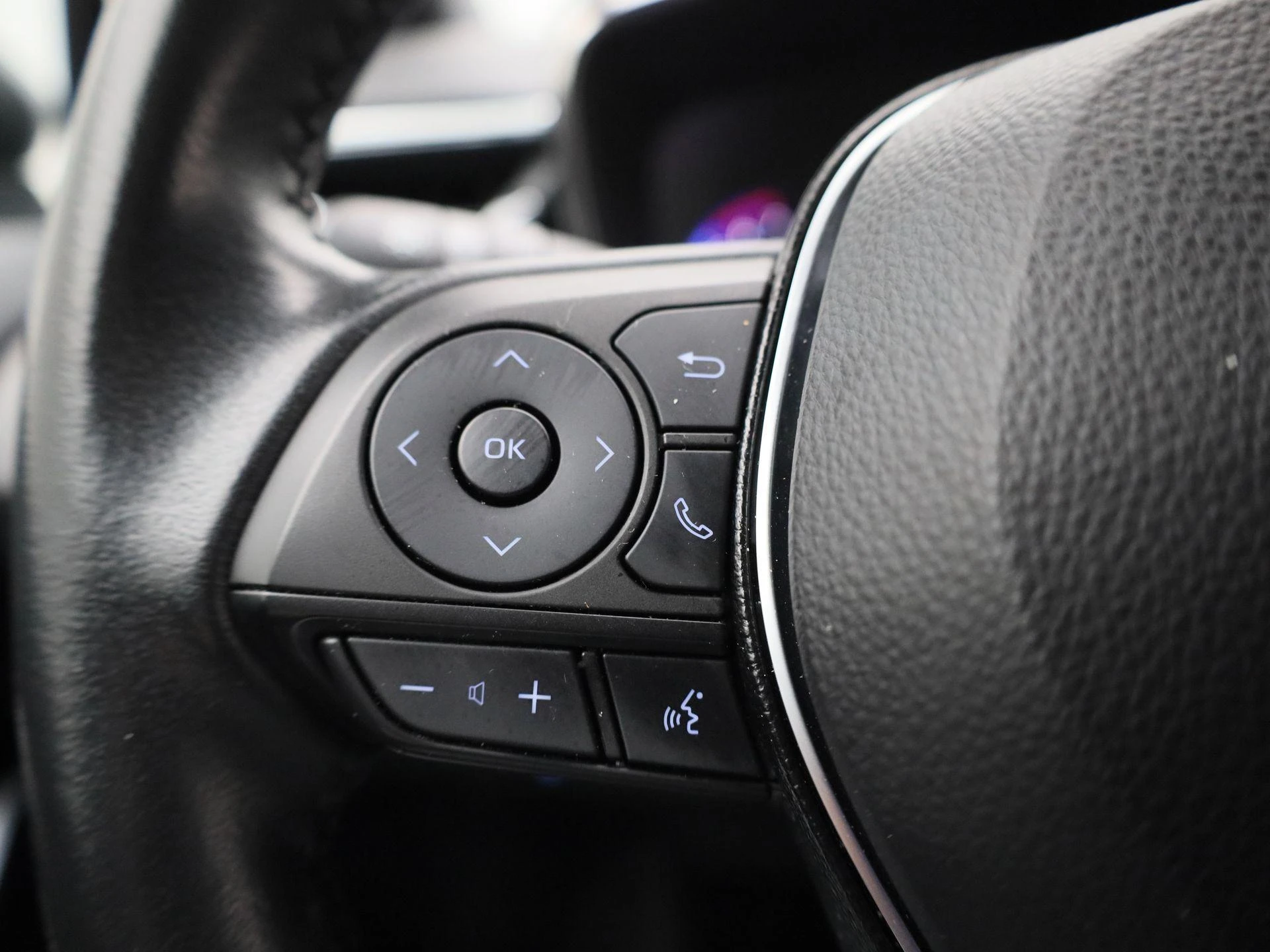 Toyota-Corolla Touring Sports-image-16