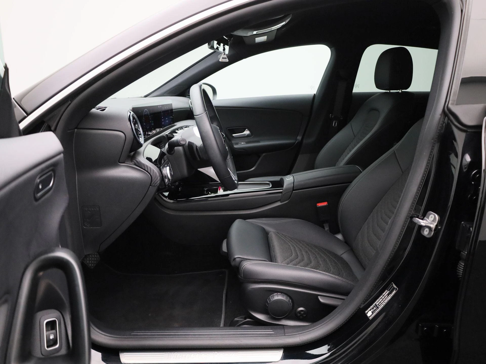 Mercedes-Benz CLA - 9