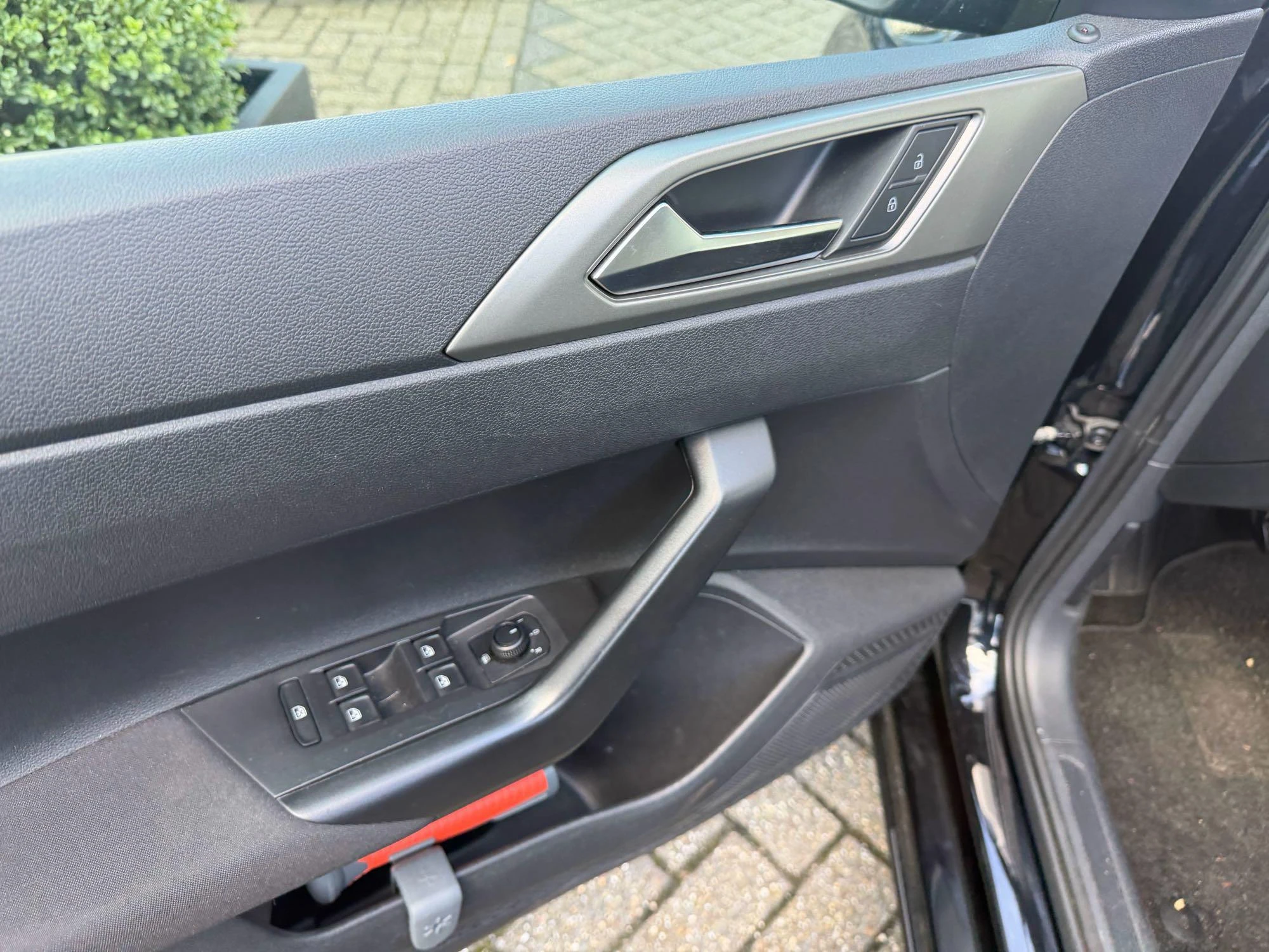 Volkswagen-Polo-image-8