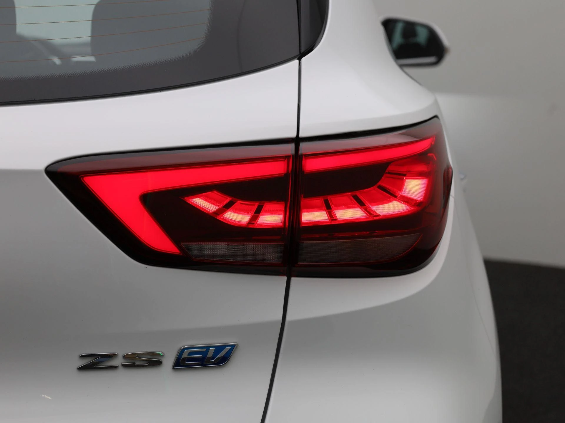 MG-ZS EV-image-37