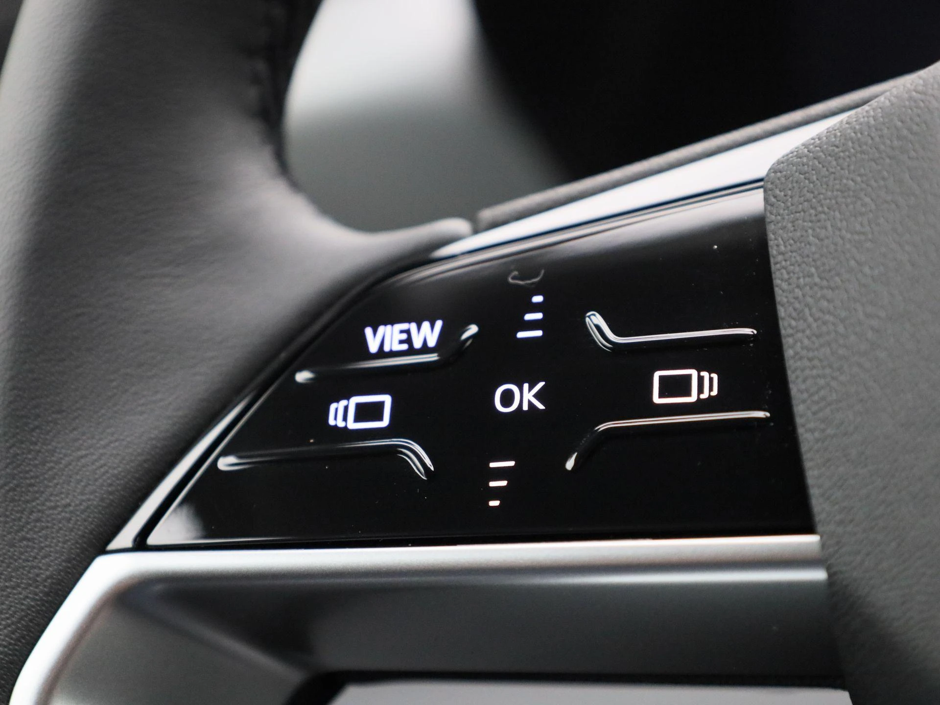 Audi-Q6 e-tron-image-16