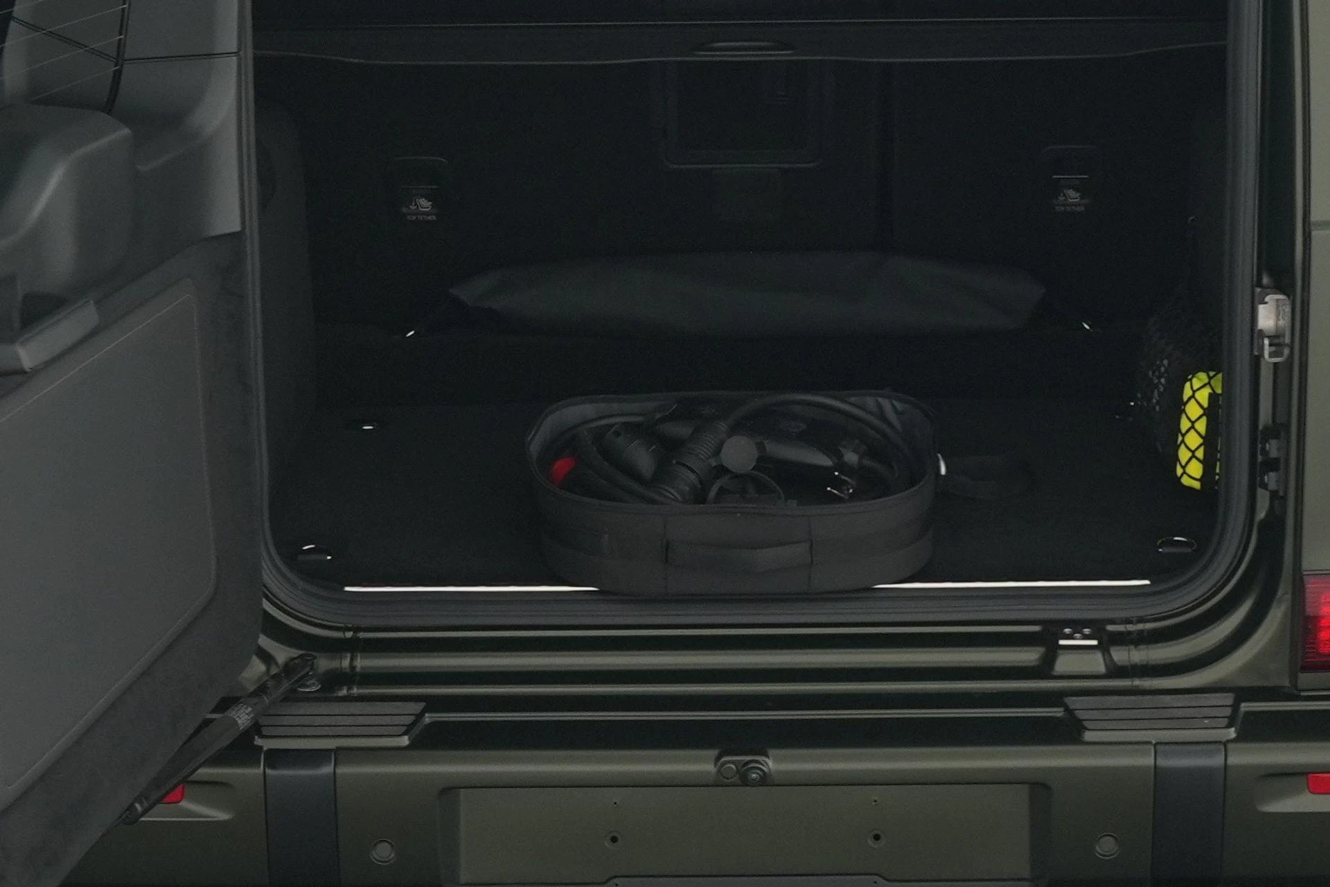 Mercedes-Benz-G-Klasse-image-17