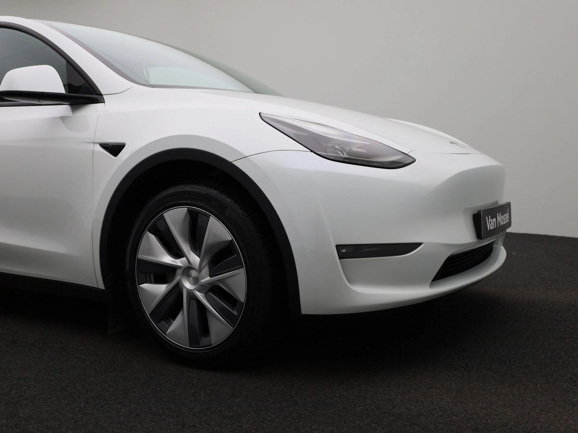 Tesla Model Y Long Range Dual Motor AWD