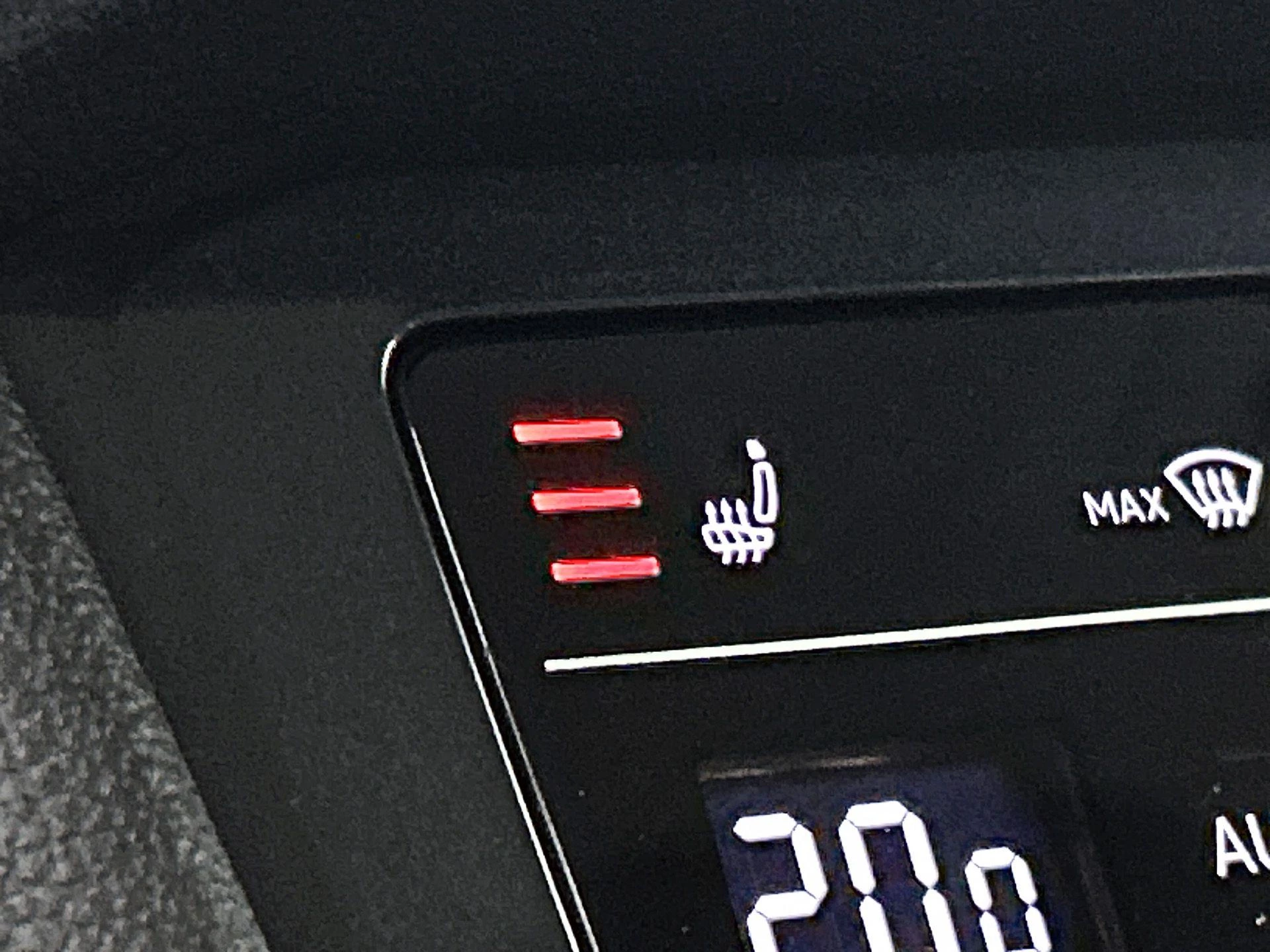 Volkswagen-Tiguan-image-7