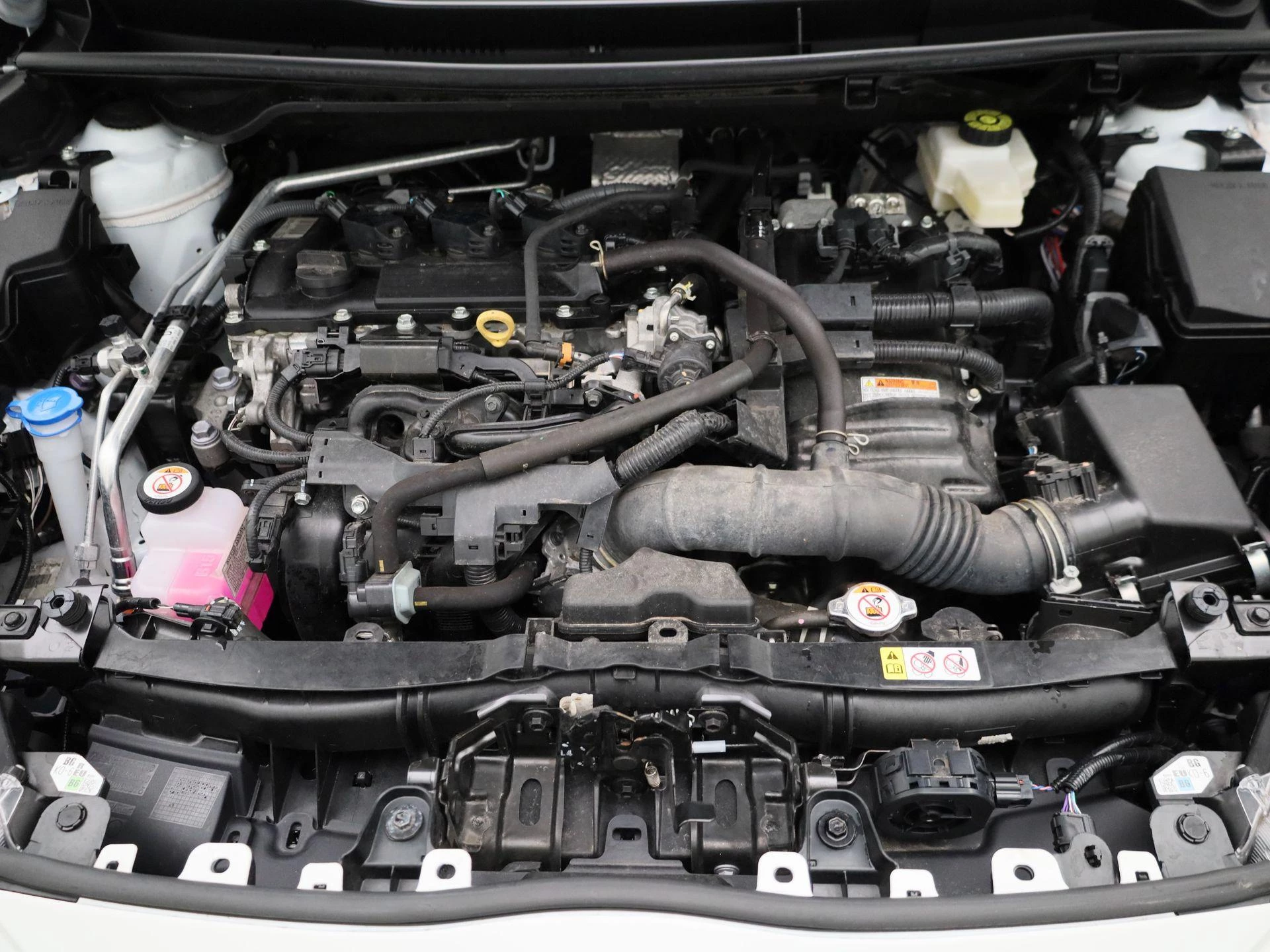 Mazda-2 Hybrid-image-29