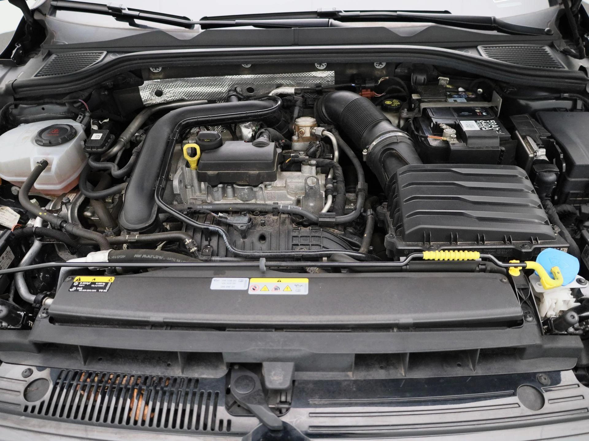 Volkswagen-Golf-image-31