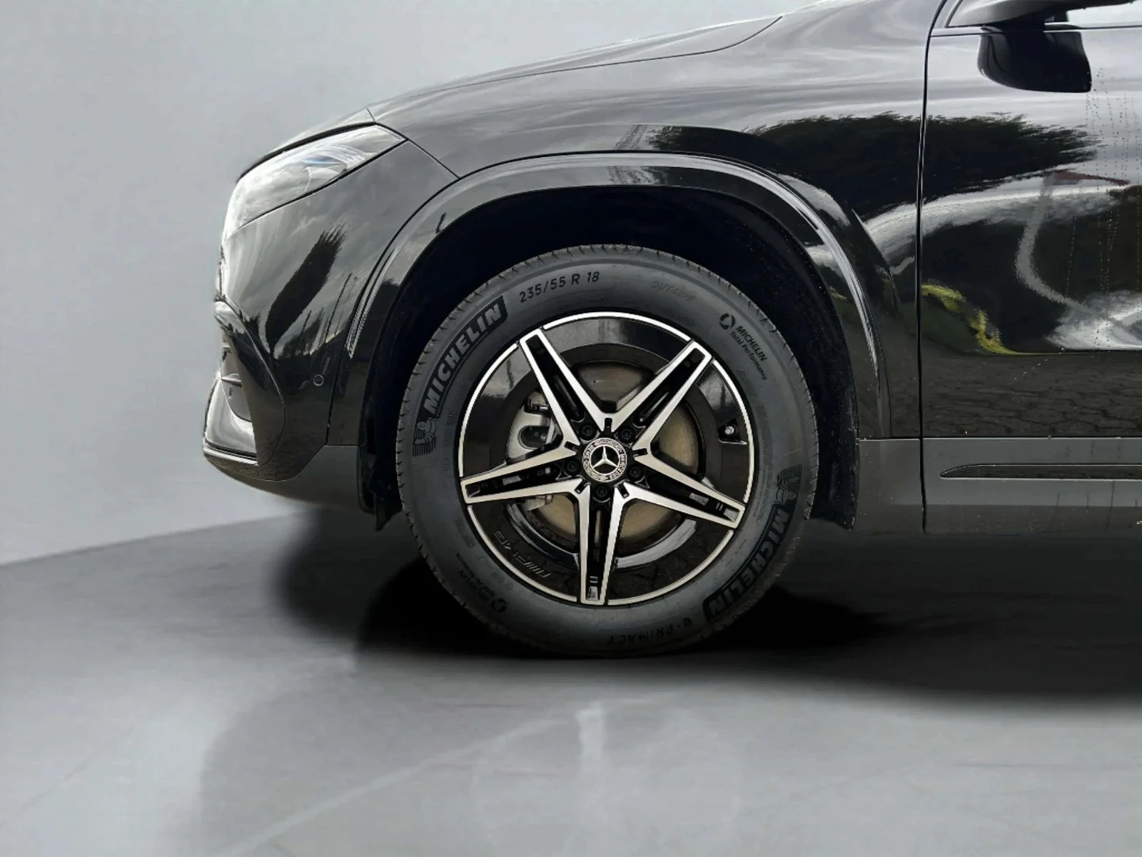 Mercedes-Benz-EQA-image-8