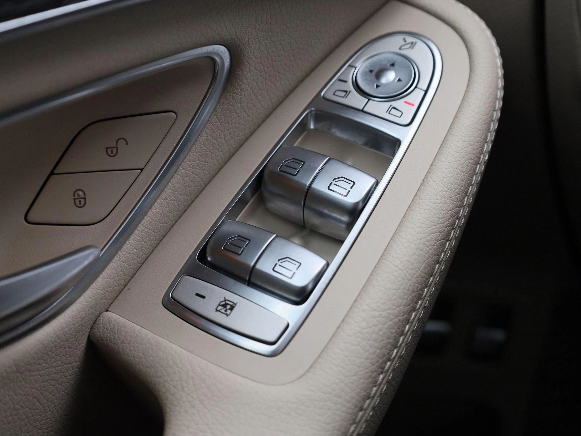Mercedes-Benz GLC 300e 4MATIC Business Solution