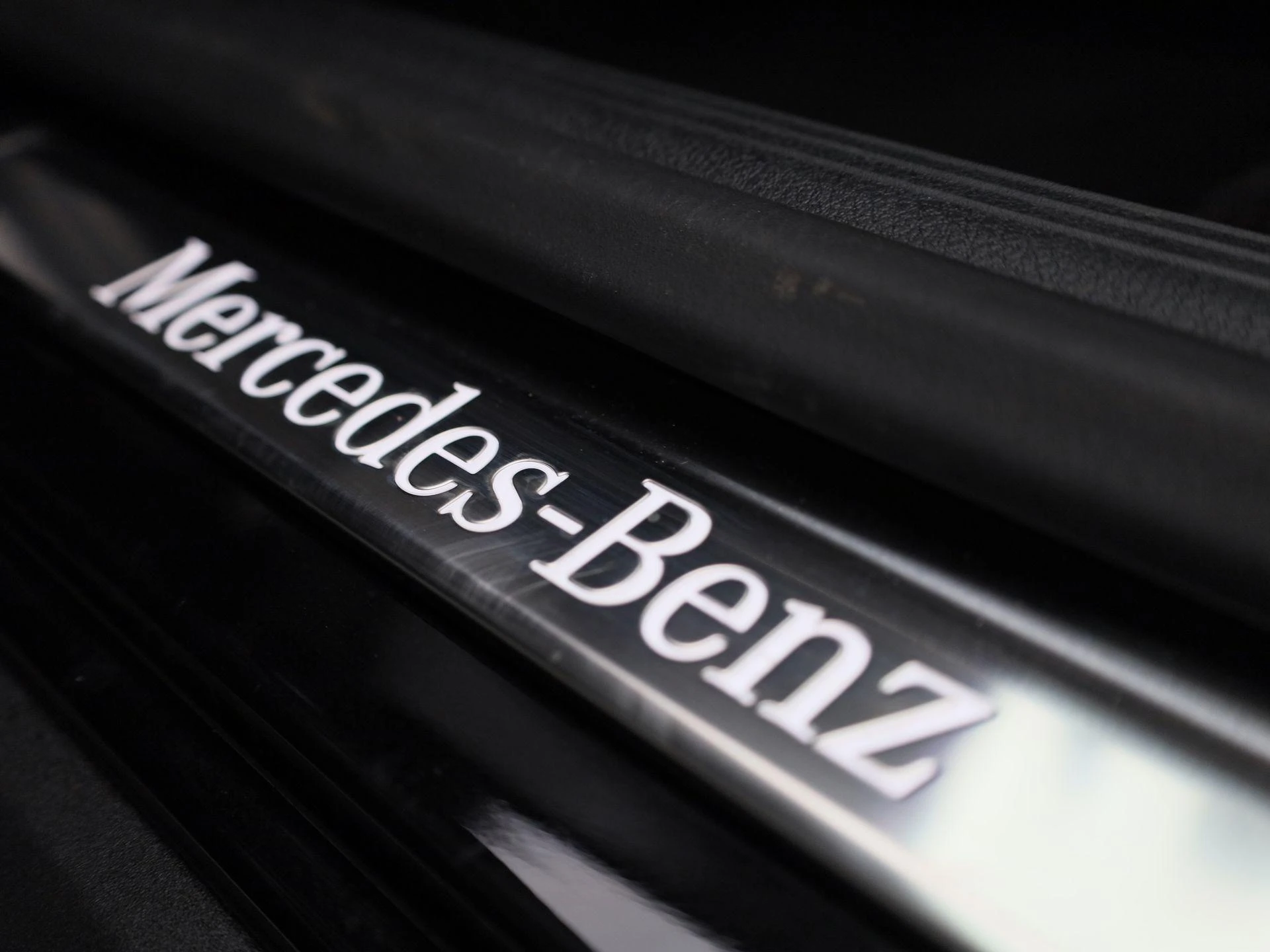 Mercedes-Benz-GLC-image-36