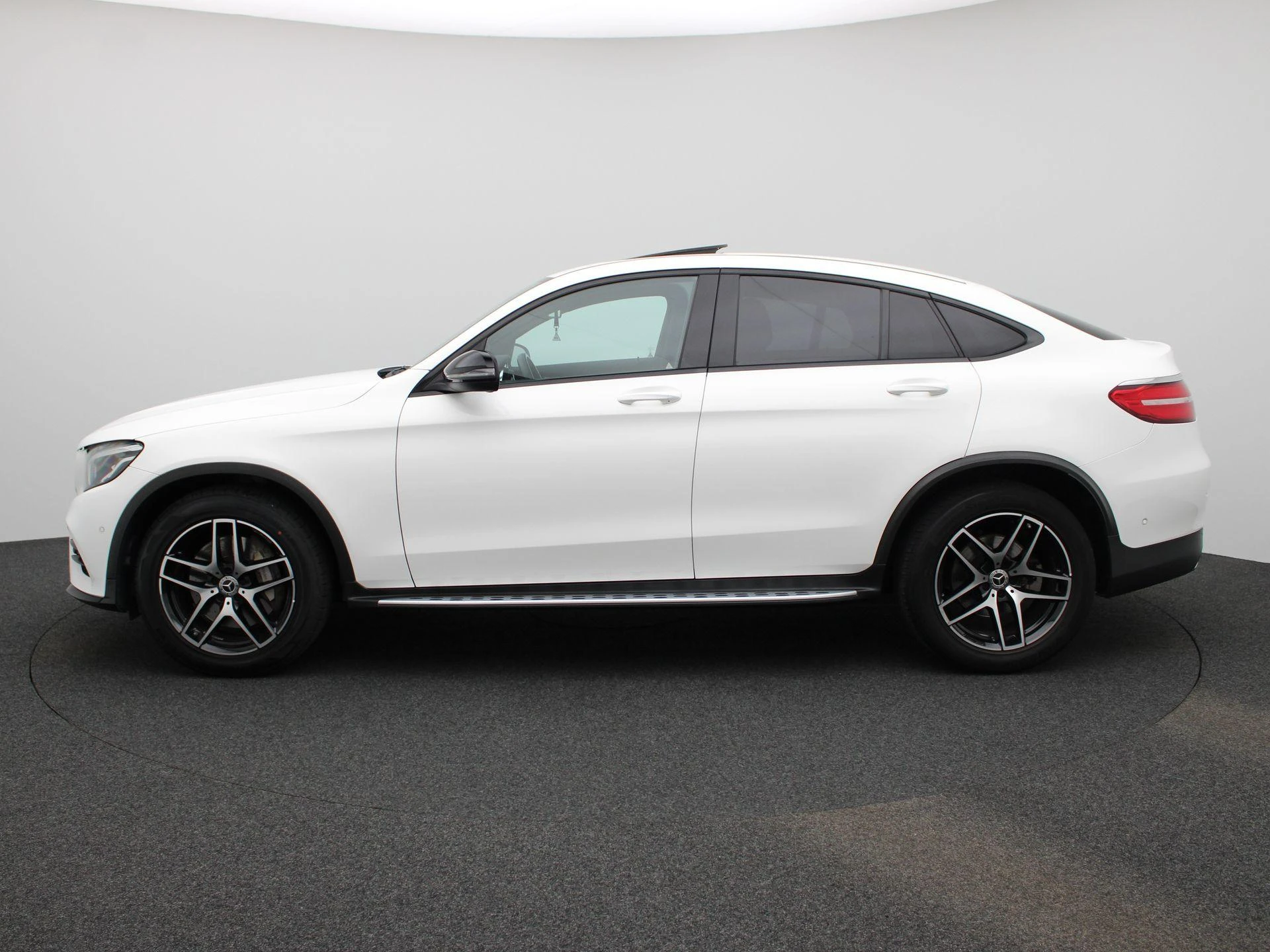 Mercedes-Benz-GLC-image-3