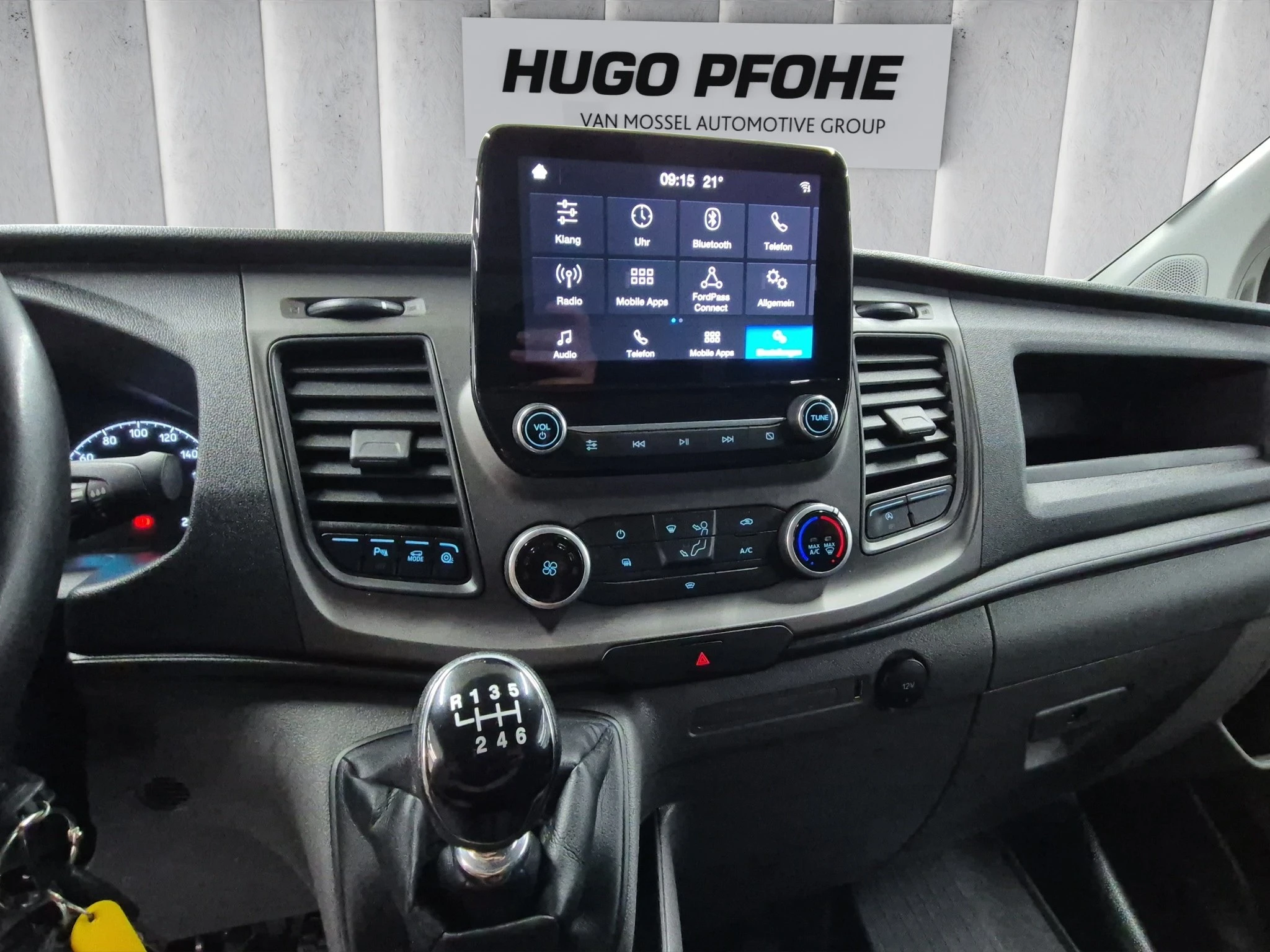 Ford-Transit Custom-image-14