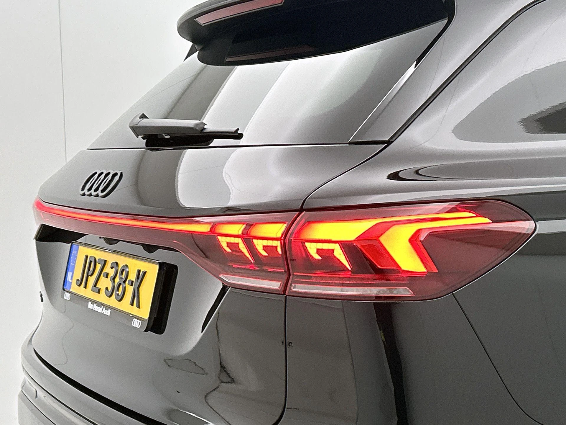 Audi-Q6 e-tron-image-28