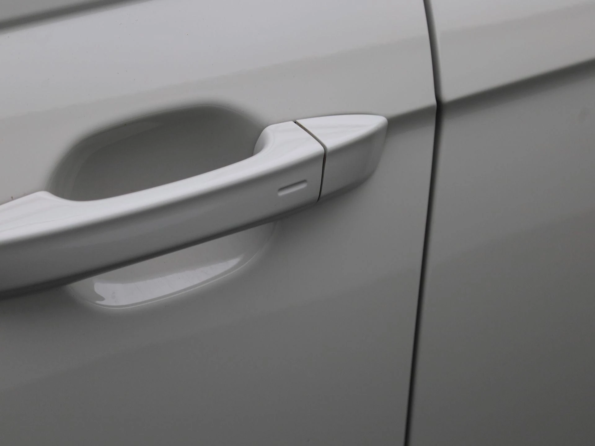 Volkswagen-Polo-image-14