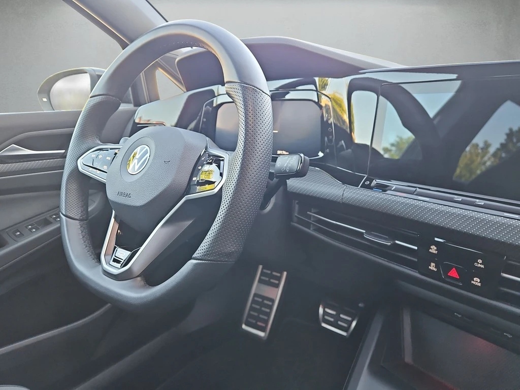 Volkswagen-Golf-image-6