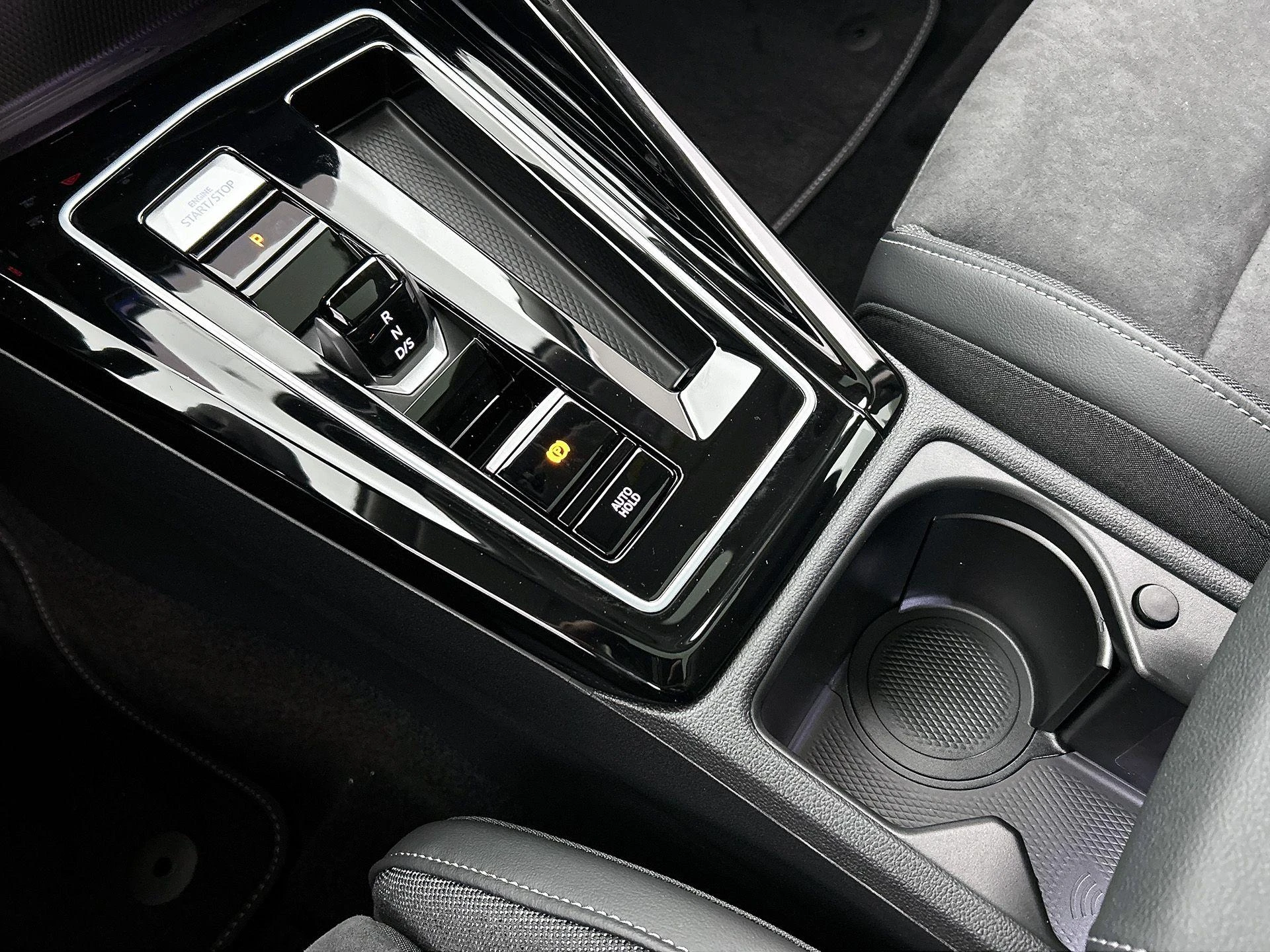 Volkswagen-Golf-image-31