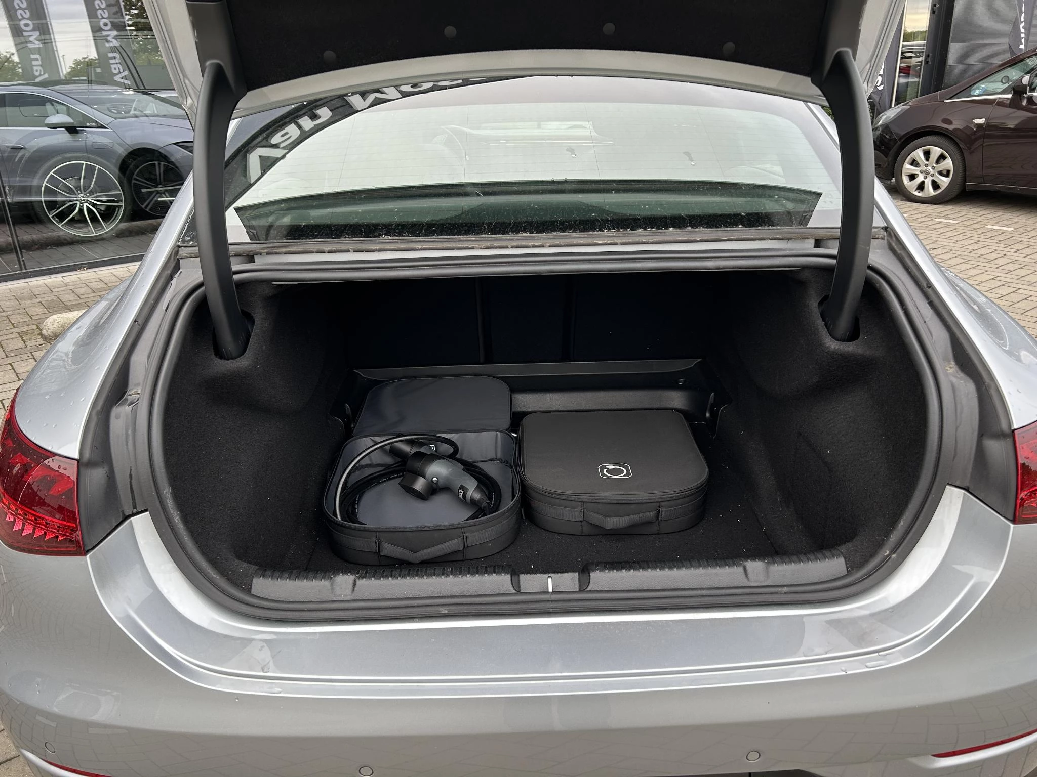 Mercedes-Benz-EQE-image-5