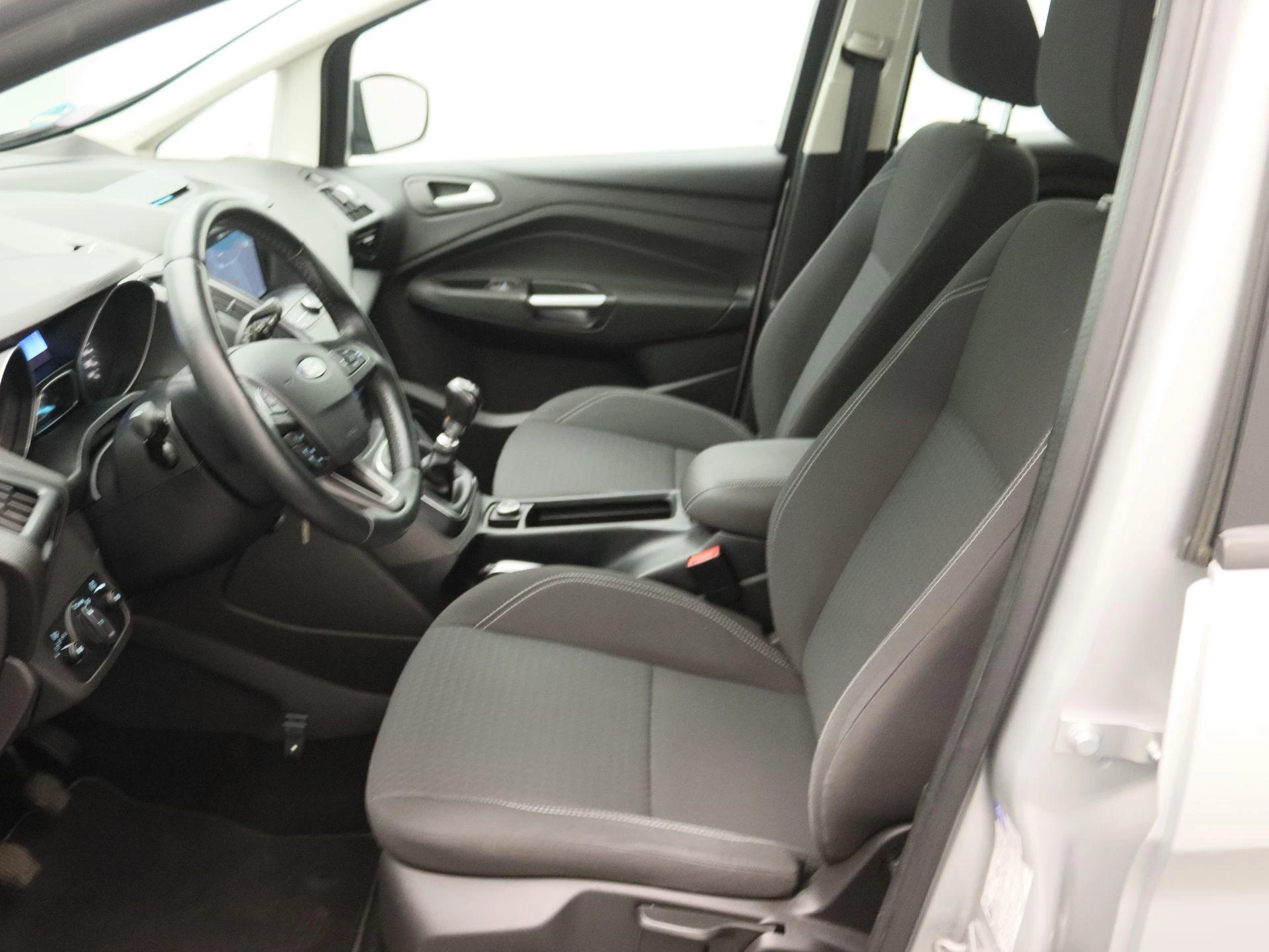 Ford-C-MAX-image-11