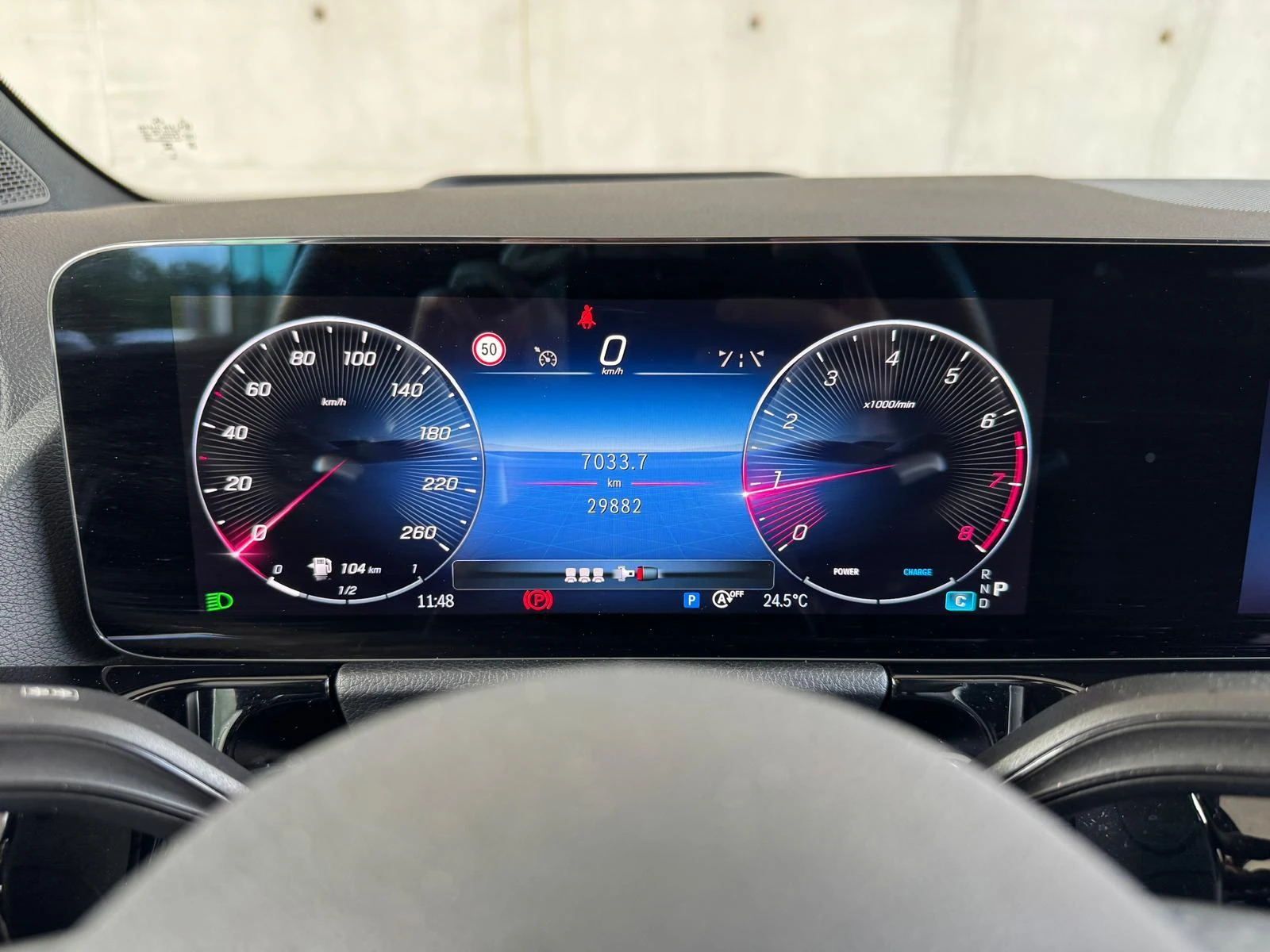 Mercedes-Benz-GLA-image-12