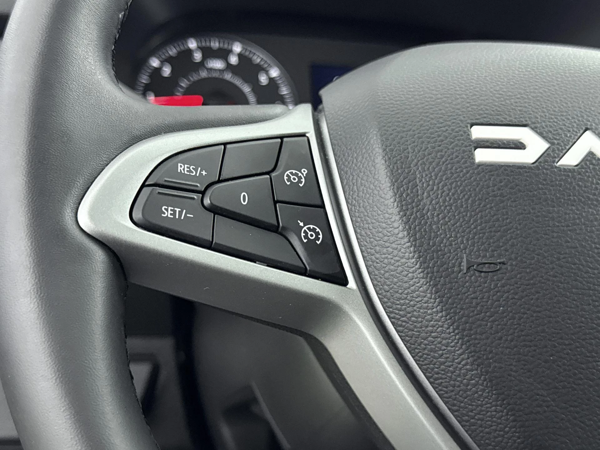 Dacia-Sandero Stepway-image-5