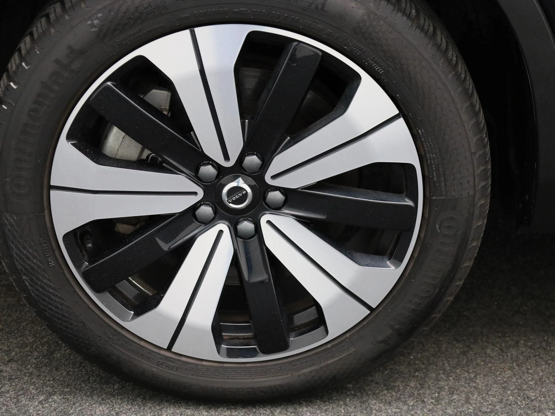 Volvo-XC40-image-12