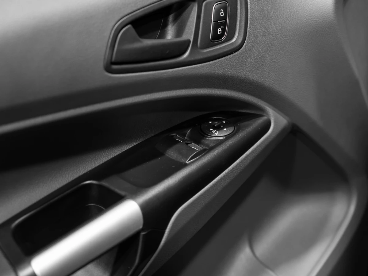 Ford-Transit Connect-image-11